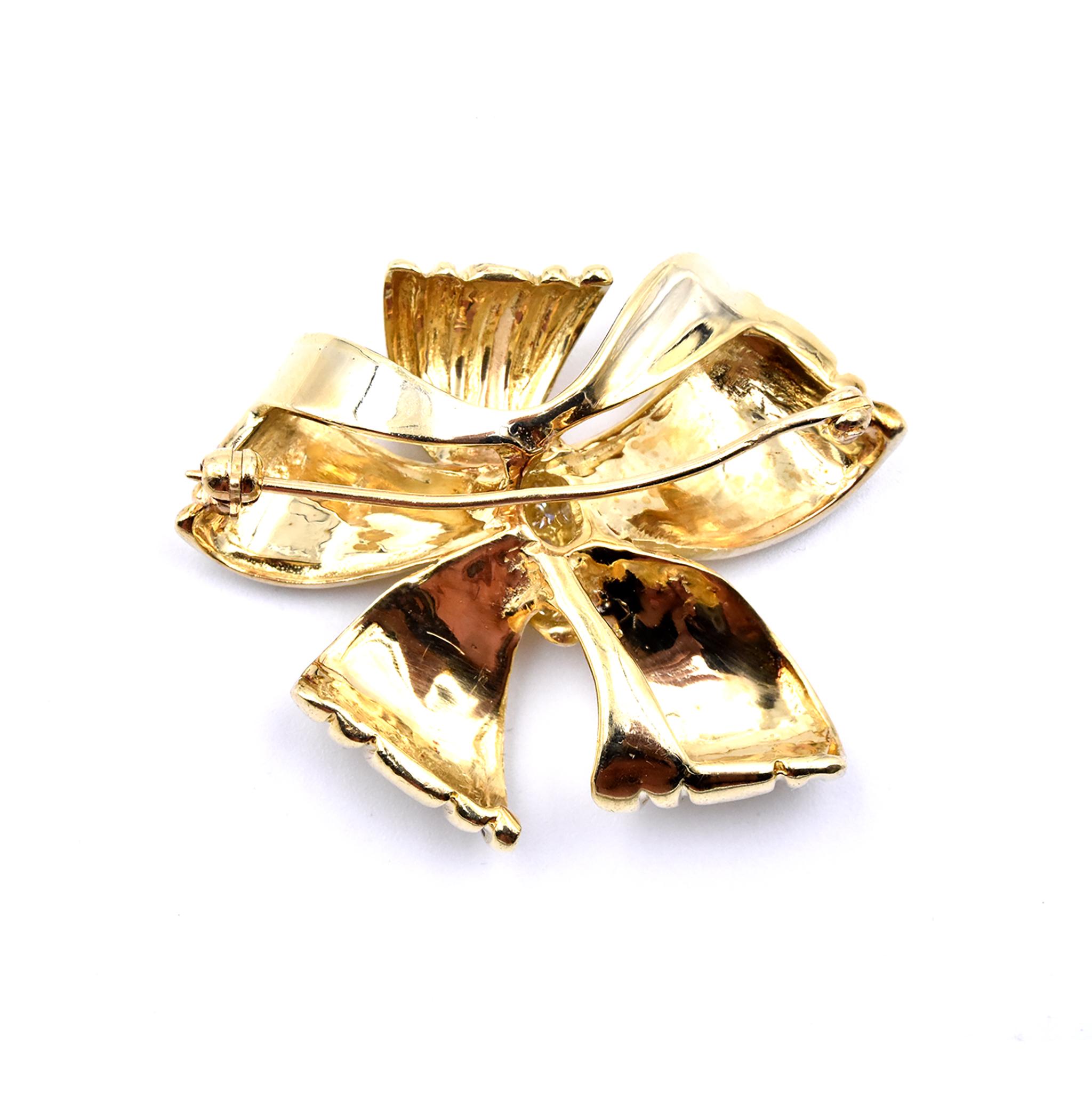 Round Cut 18 Karat Yellow Gold Diamond Ribbon Pin For Sale