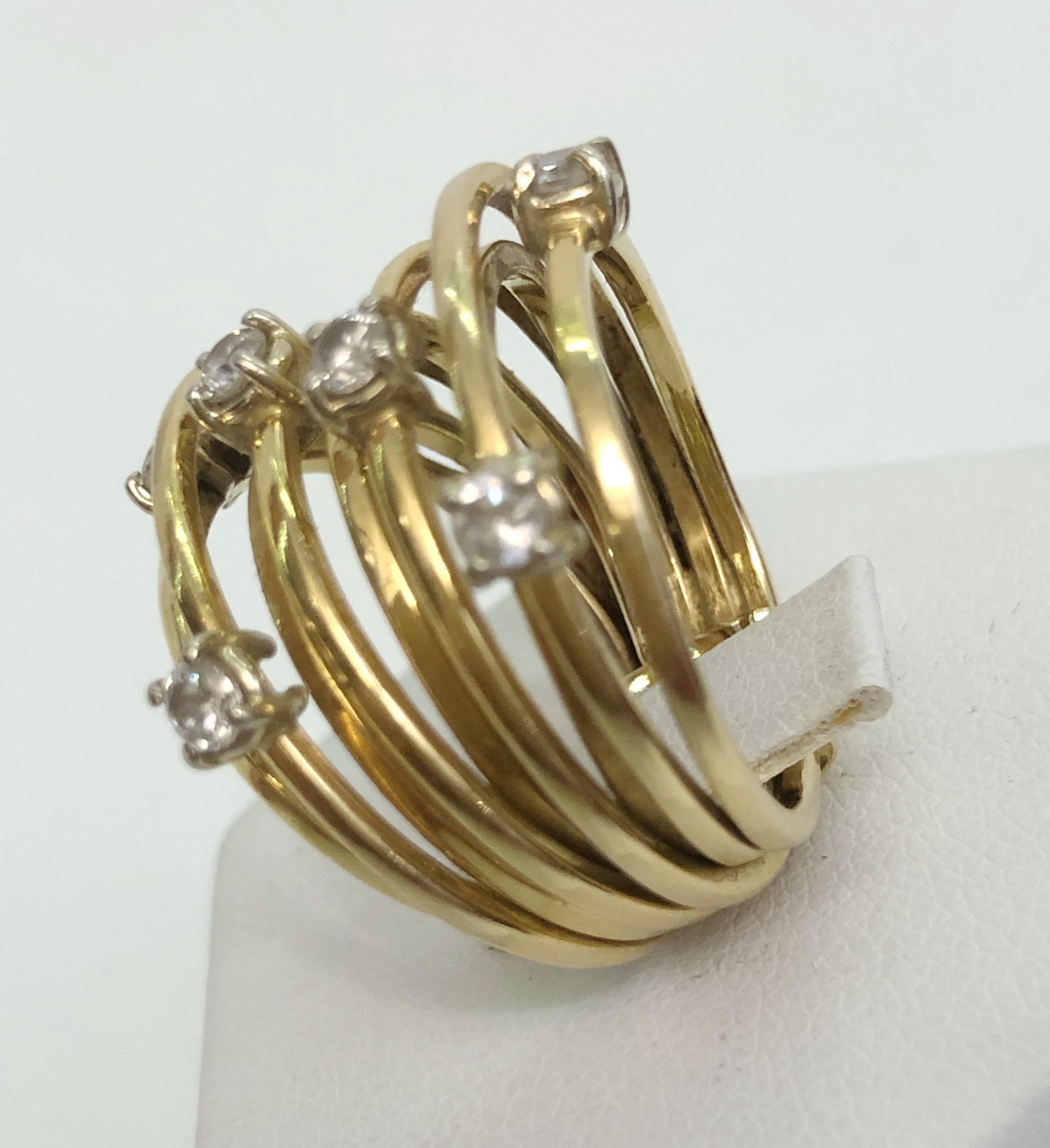 Brilliant Cut 18 Karat Yellow Gold Diamond Ring For Sale