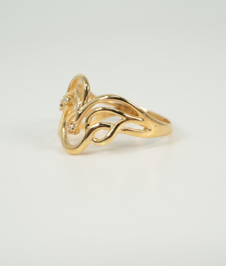 18 Karat Yellow Gold Diamond Ring For Sale at 1stDibs