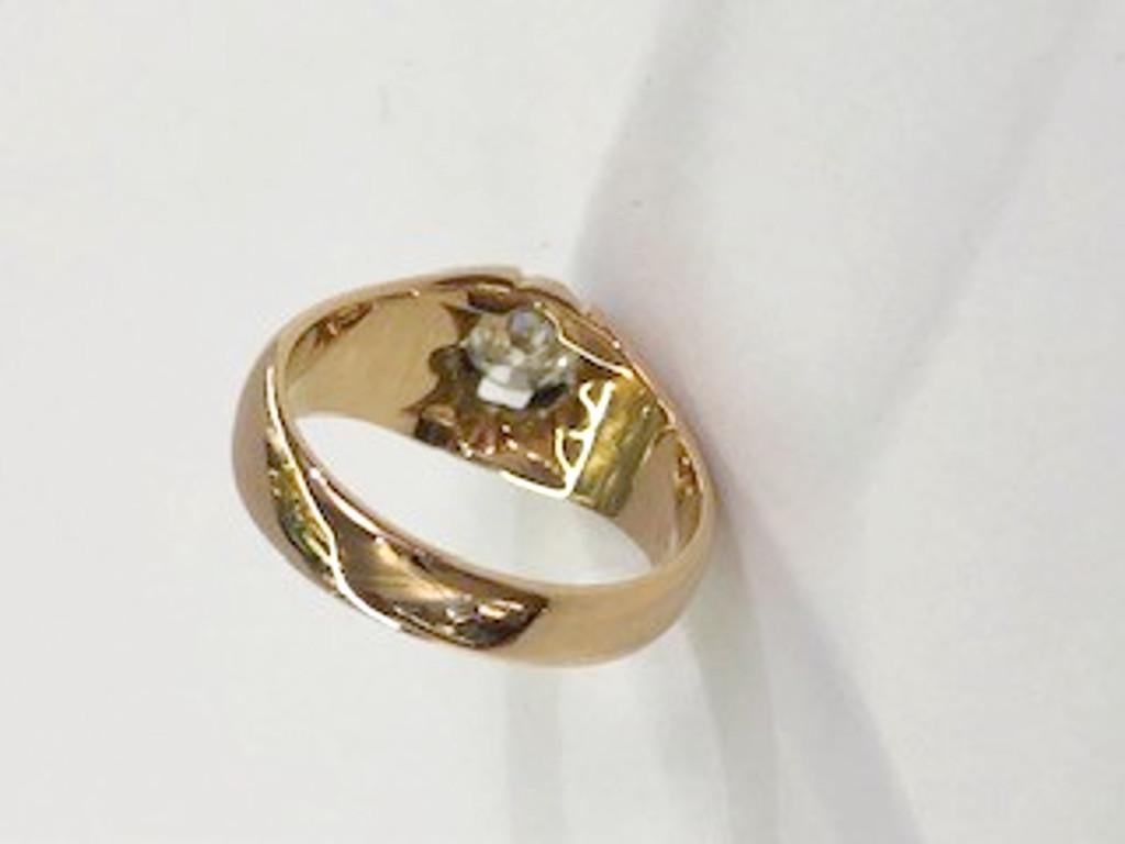 18 Karat Yellow Gold Diamond Ring 1
