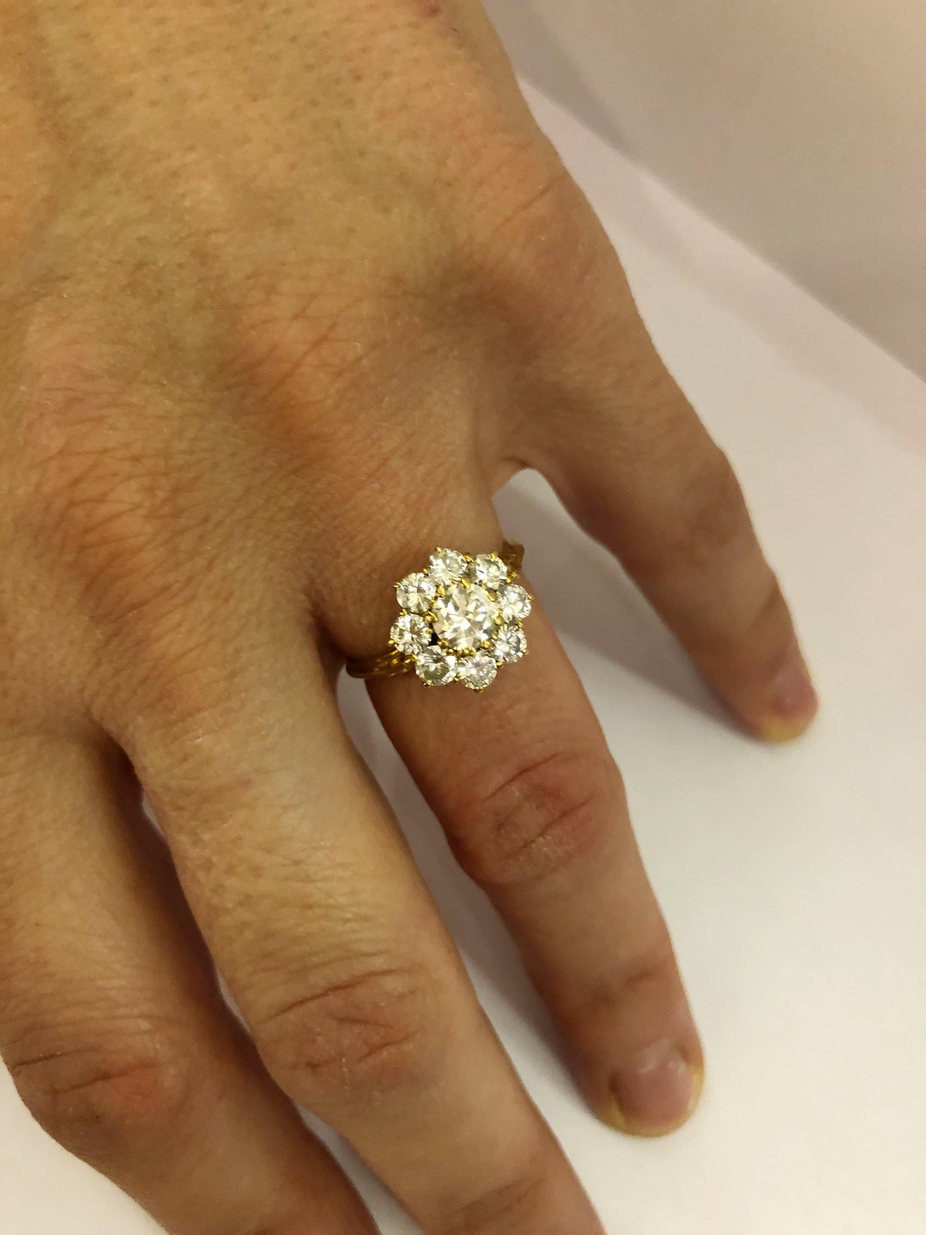 18 Karat Yellow Gold Diamond Ring For Sale 1