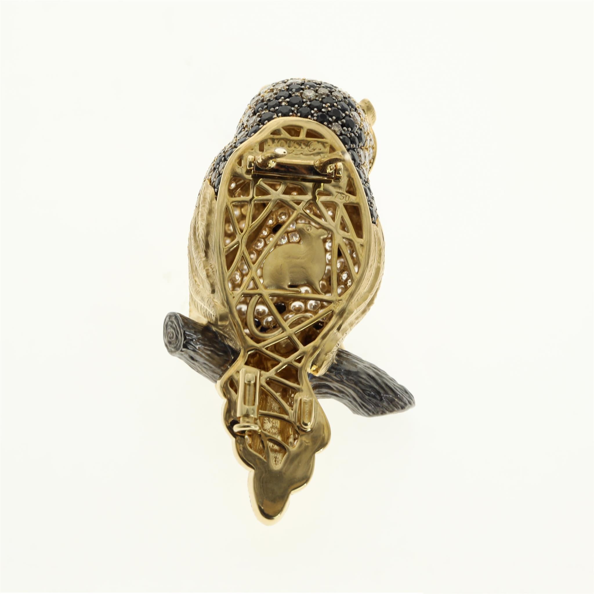 Diamond Sapphire 18 Karat Yellow Gold Owl Brooch

18 Karat Yellow Gold, Diamond 2.89 carat, Brown Diamond 1.04 carat, Sapphire 2.24 carat Owl brooch. Two pin system for the perfect wearing, it will never fell down. All feather are engraved by hand.