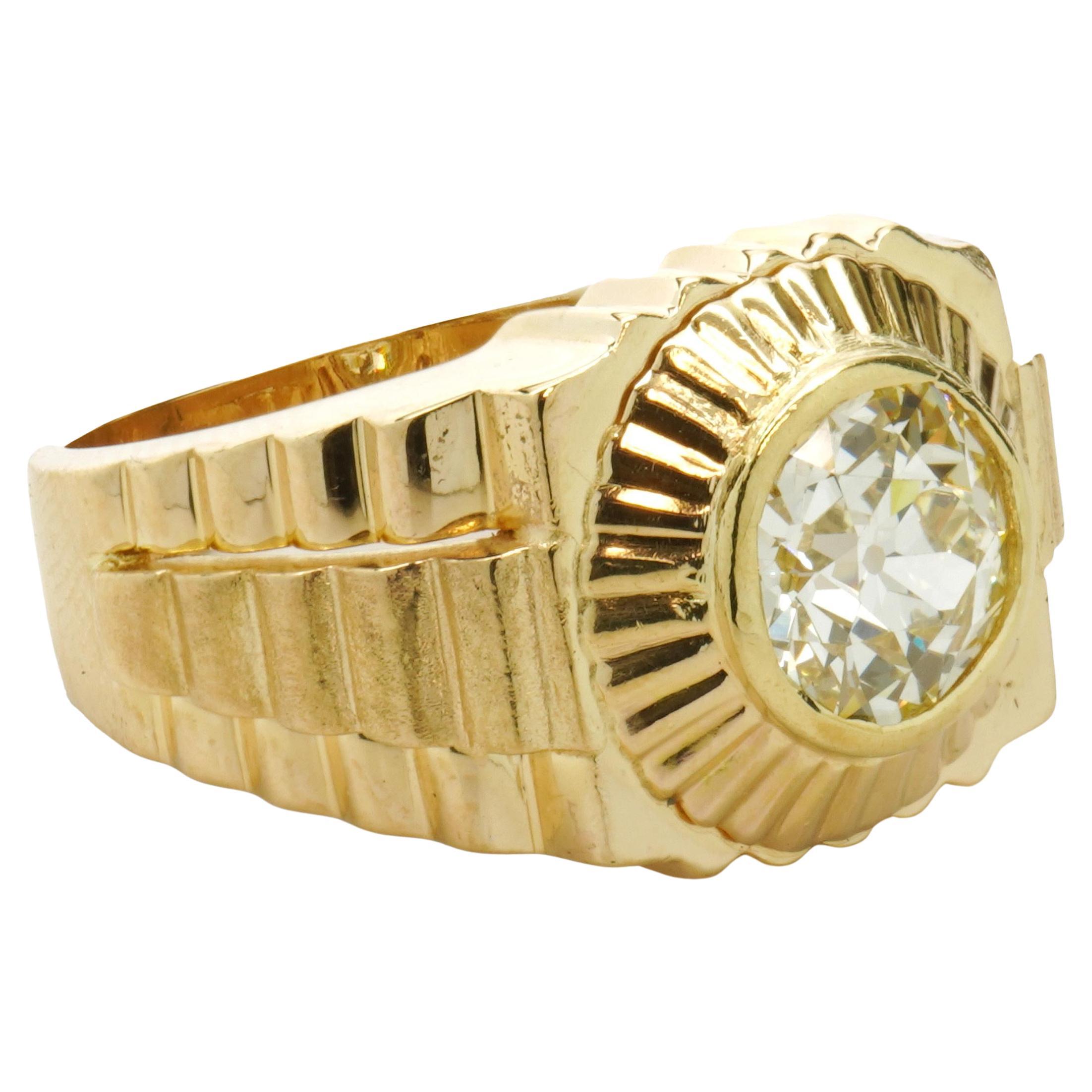 Designer: custom
Material: 18K yellow gold
Diamond: 1 round european cut = 2.60cttw
Color: K
Clarity: VS2
Ring size: 10 (please allow two additional shipping days for sizing requests)
Weight:  16.01 grams

135-250