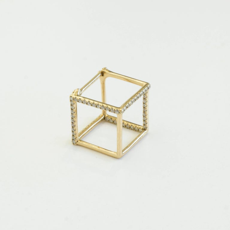 18 Karat Yellow Gold Diamond Square Pair of Earrings For Sale 1