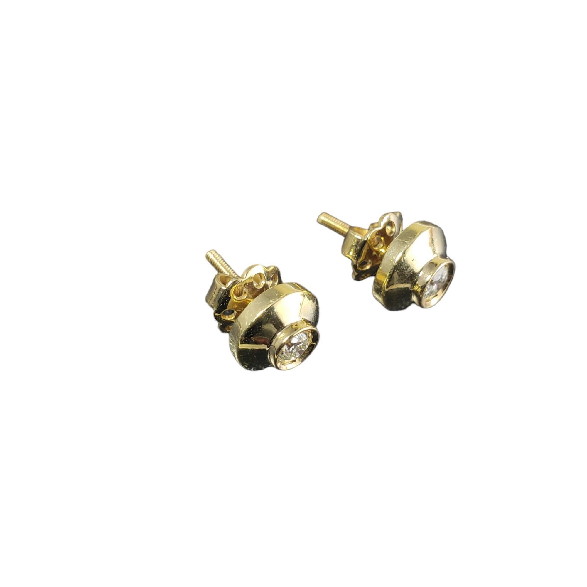 18 Karat Yellow Gold Diamond Stud Earrings #16074 In Good Condition For Sale In Washington Depot, CT