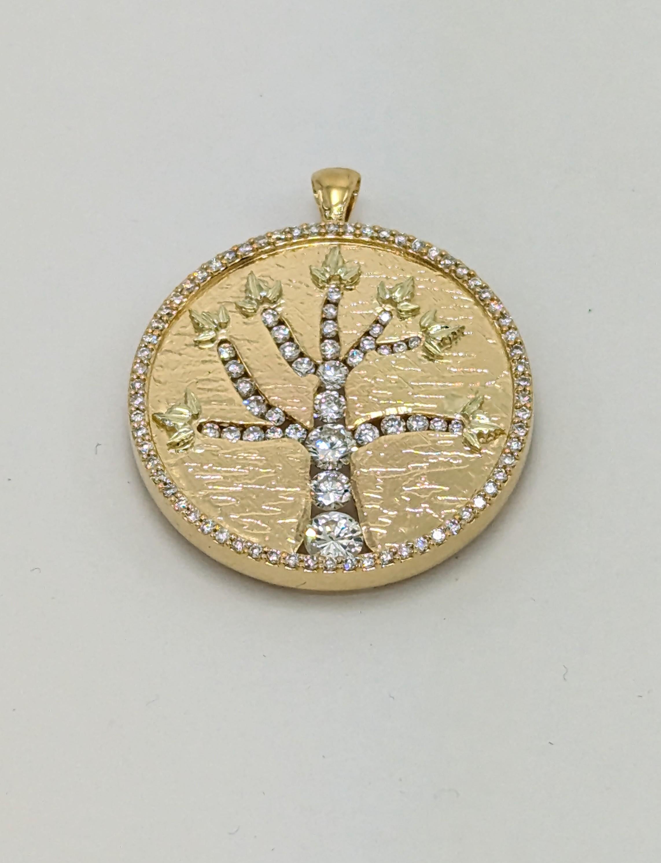 18 Karat Yellow Gold Diamond Tree of Life Pendant In New Condition For Sale In New York, NY