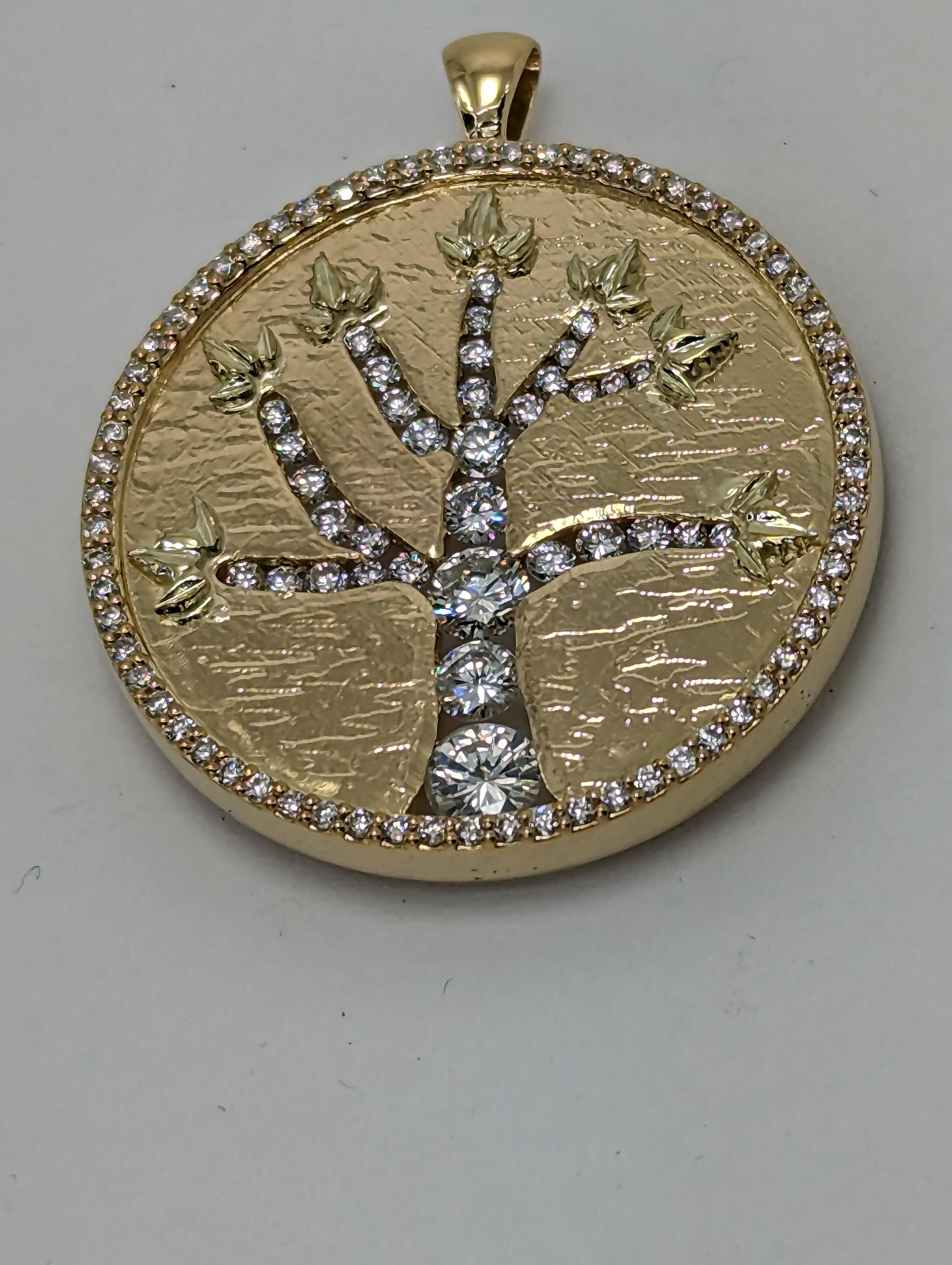 18 Karat Yellow Gold Diamond Tree of Life Pendant For Sale 2