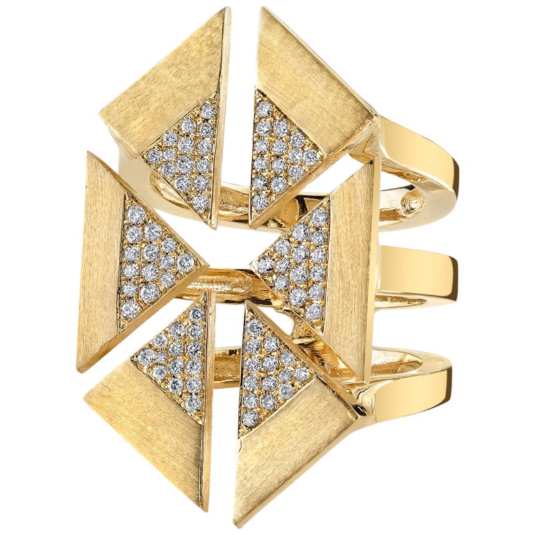 18-karat yellow gold and diamond Geometric Triangle ring