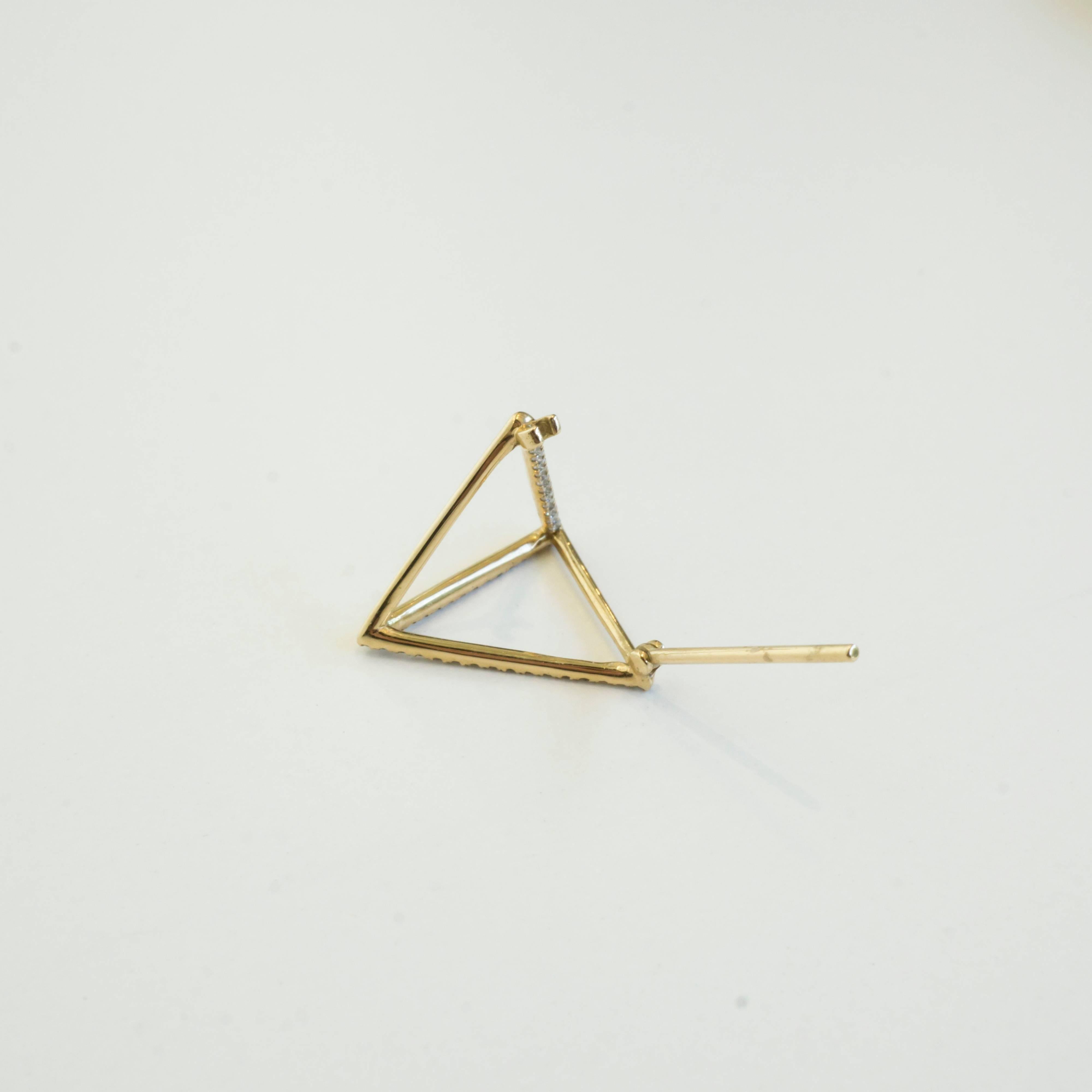 18 Karat Yellow Gold Diamond Triangle Pair Earrings In New Condition For Sale In Shibuya, Tokyo, JP