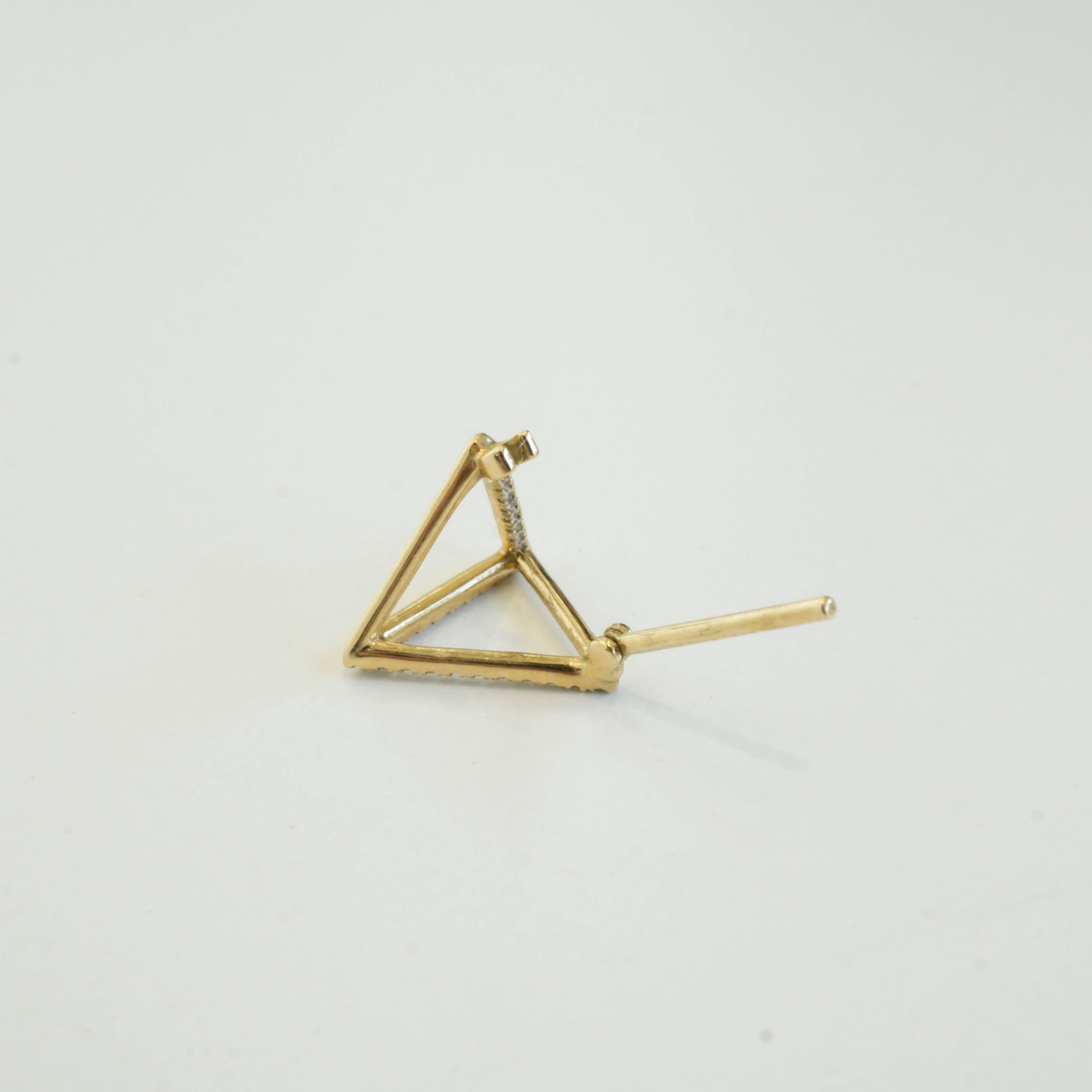 Round Cut 18 Karat Yellow Gold Diamond Triangle Stud Earrings For Sale