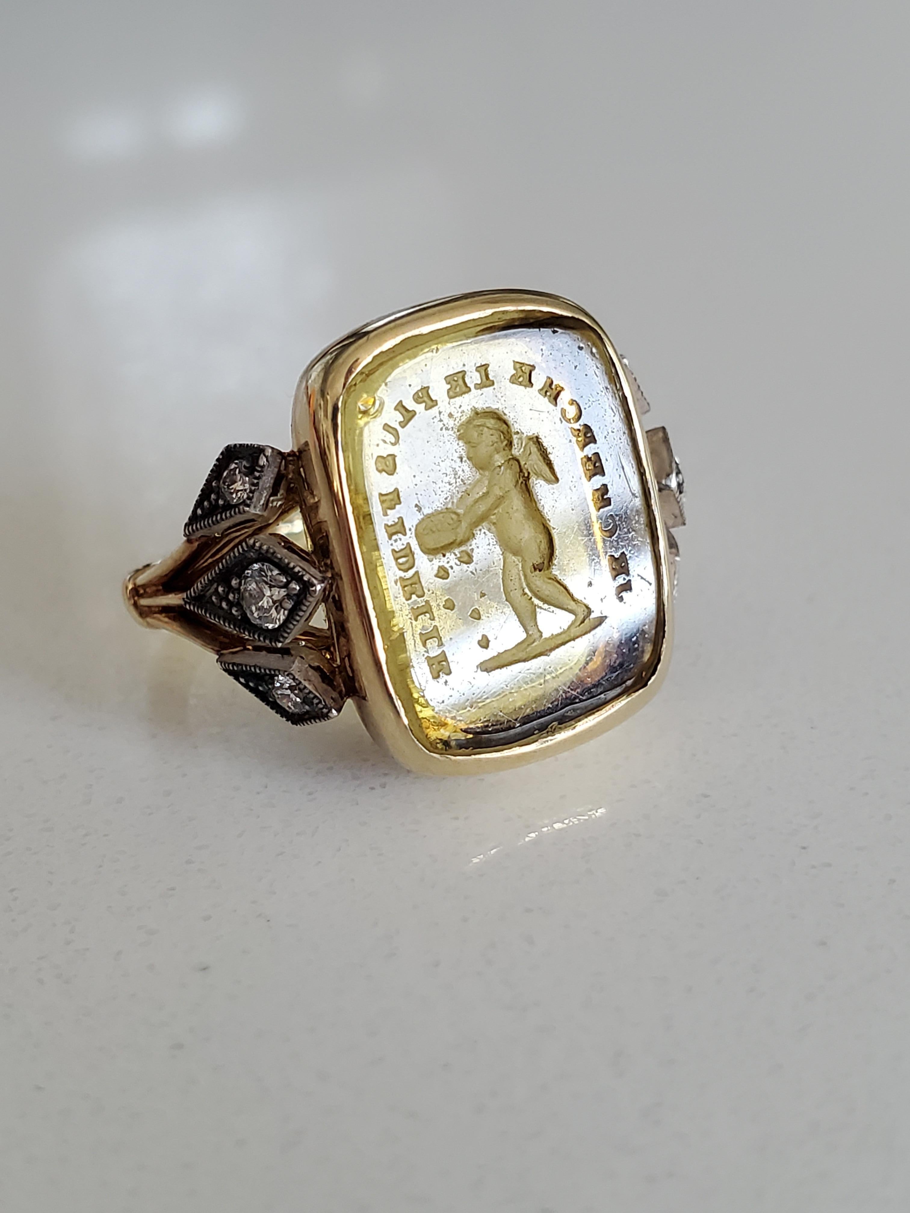 Bague ancienne Cupidon en intaille et diamant Unisexe en vente