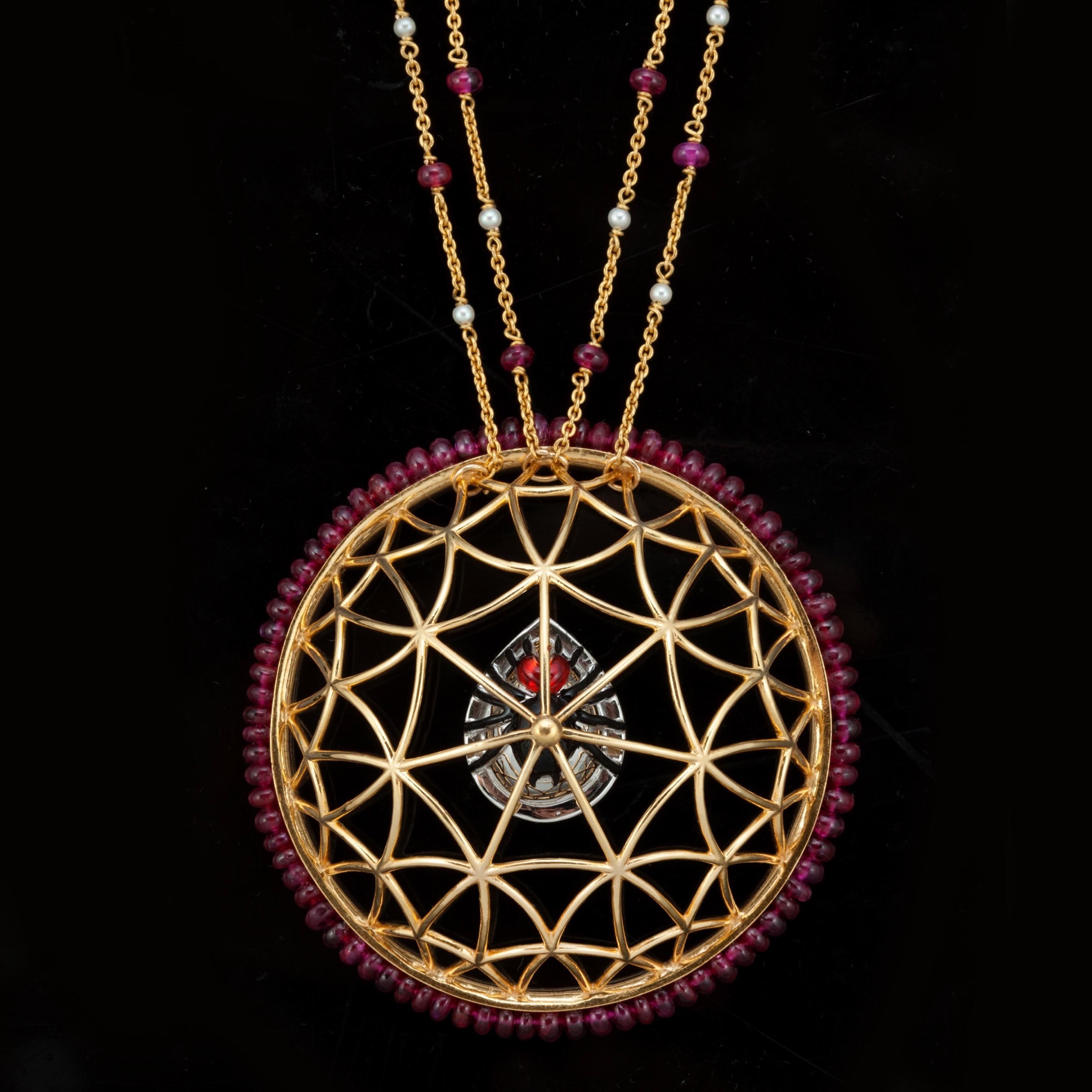 18 Karat Yellow Gold Spider Pendant with Ruby Beads and Diamonds In New Condition For Sale In Hong Kong, HK
