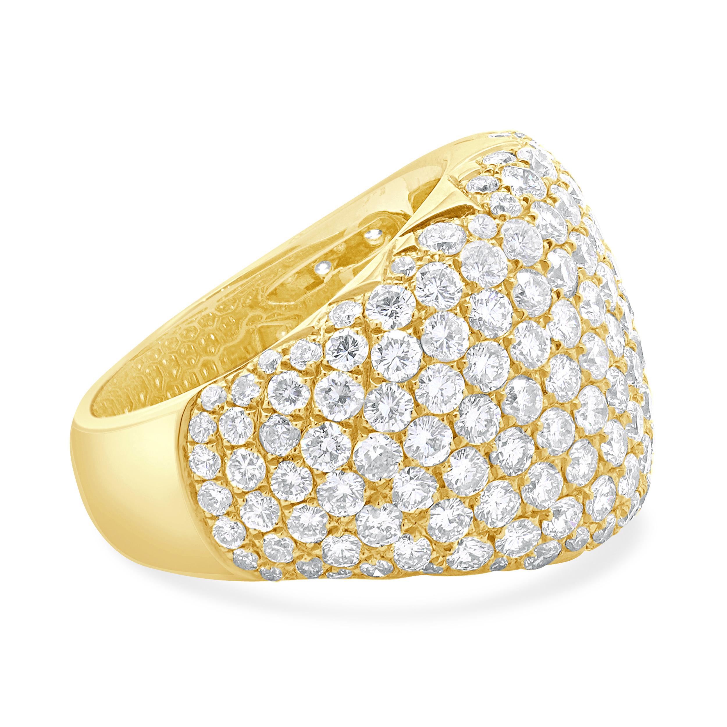 18 Karat Yellow Gold Domed Diamond Ring In Excellent Condition For Sale In Scottsdale, AZ