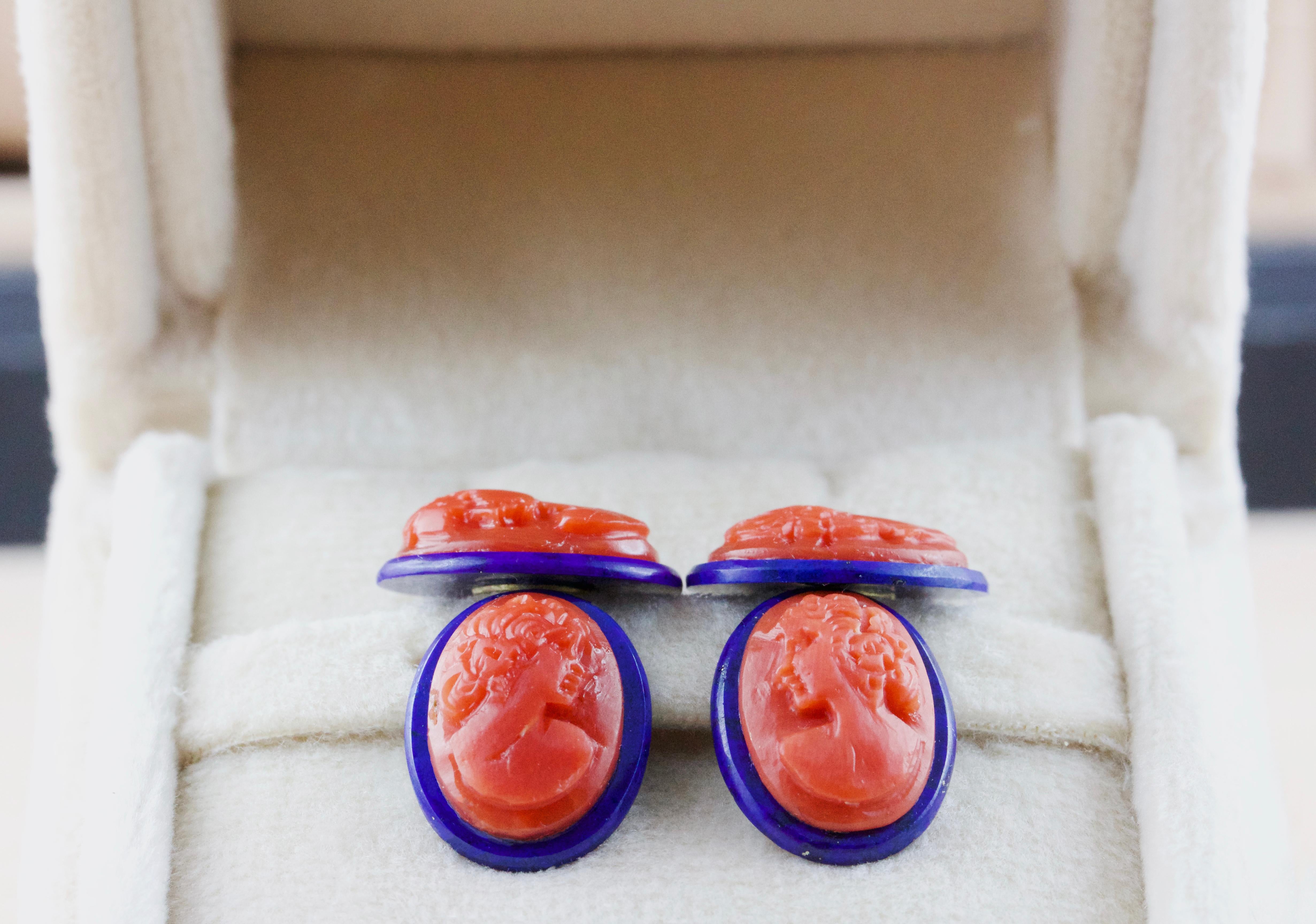 Women's or Men's 18 Karat Yellow Gold Double Cameo Mediterranean Coral Lapis Lazuli Cufflinks