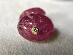 18 Karat Yellow Gold Double Hand Carved Oval Ruby Diamonds Cufflinks