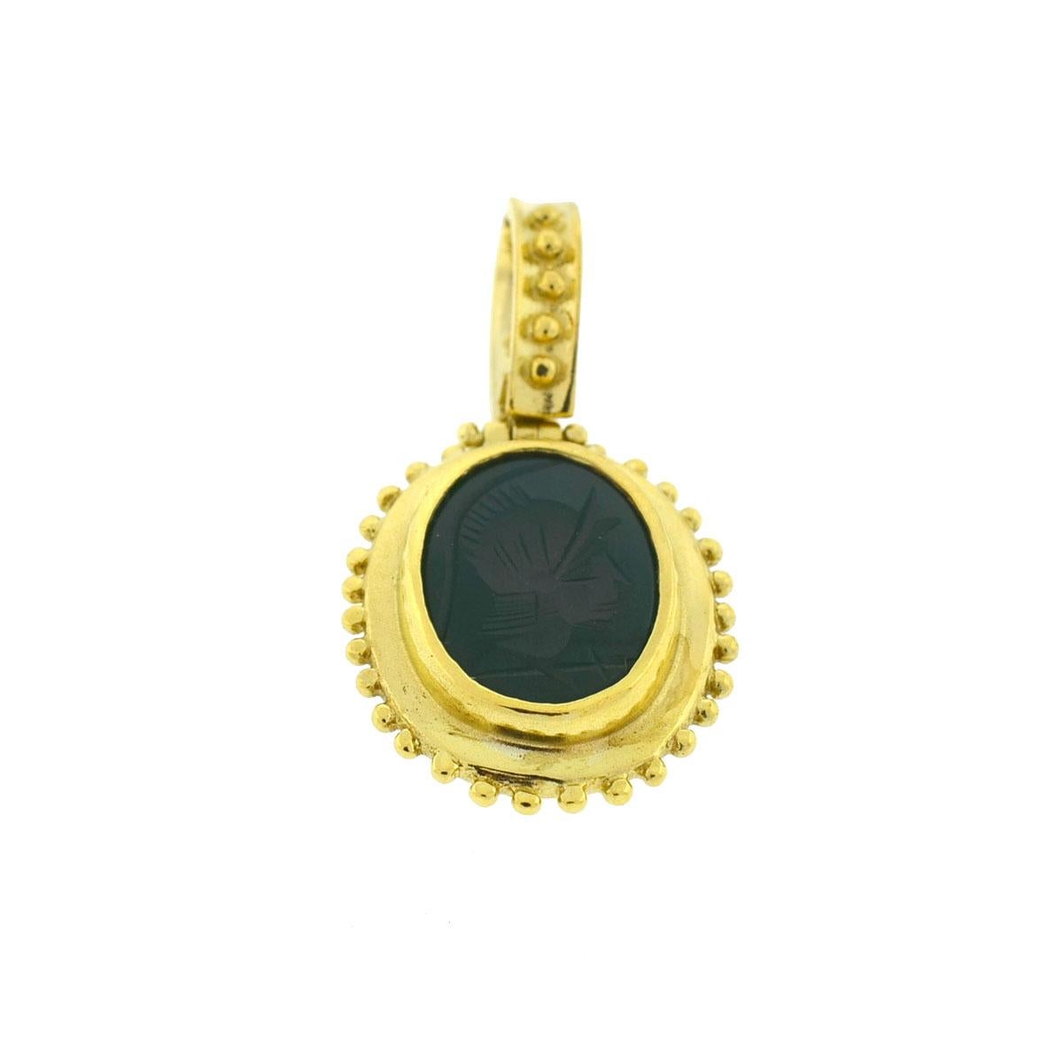 18 Karat Yellow Gold Double-Sided Green Intaglio and Carnelian Cabochon Pendant In Good Condition In Boca Raton, FL