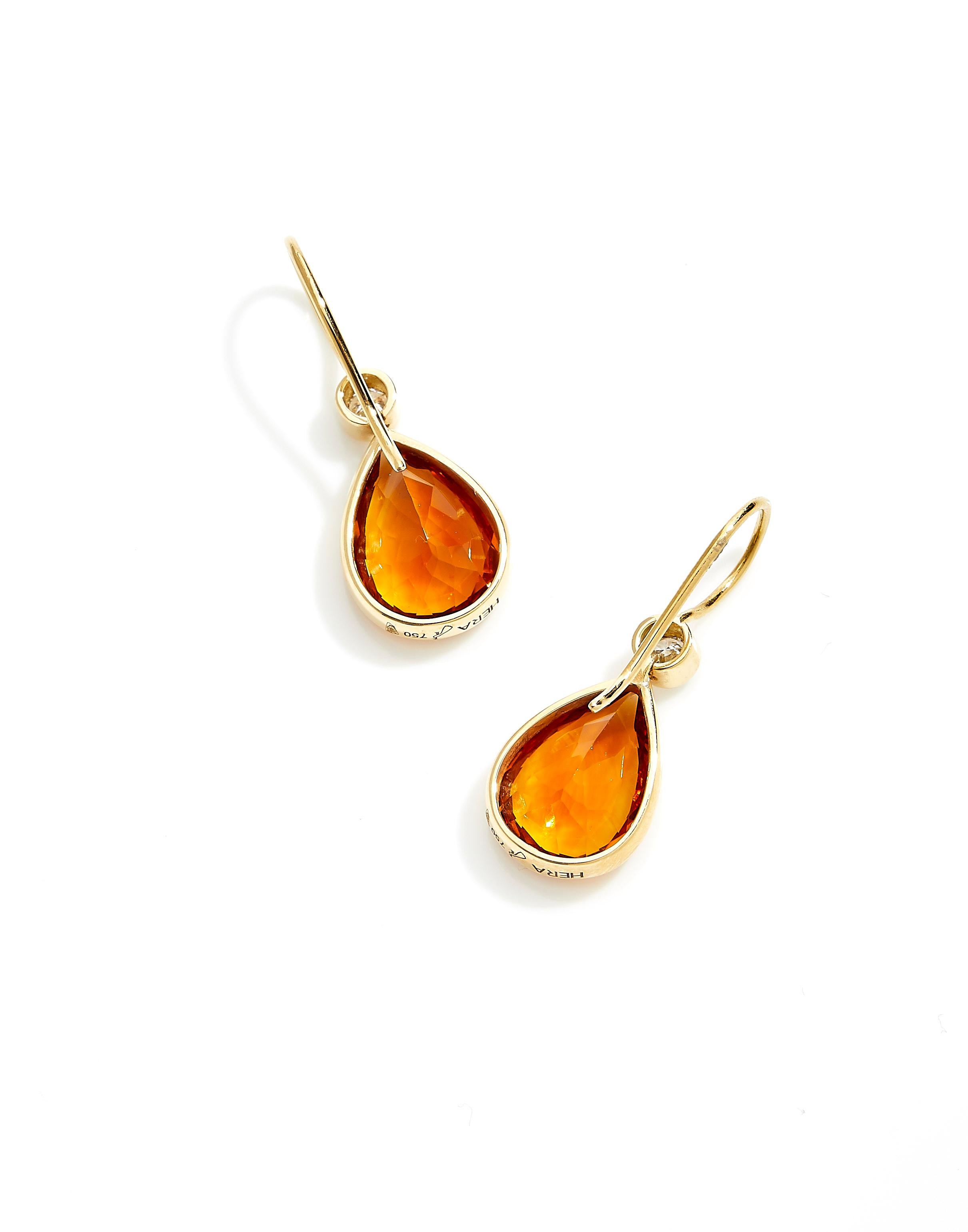 Contemporary 18 Karat Yellow Gold Drop Dangle Earrings with 10.02 Carat Citrines and Diamonds For Sale