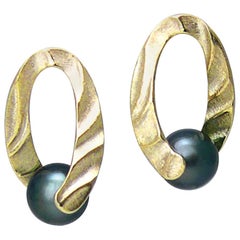 18 Karat Yellow Gold Drop Earrings with 9-10mm Tahitian Pearls