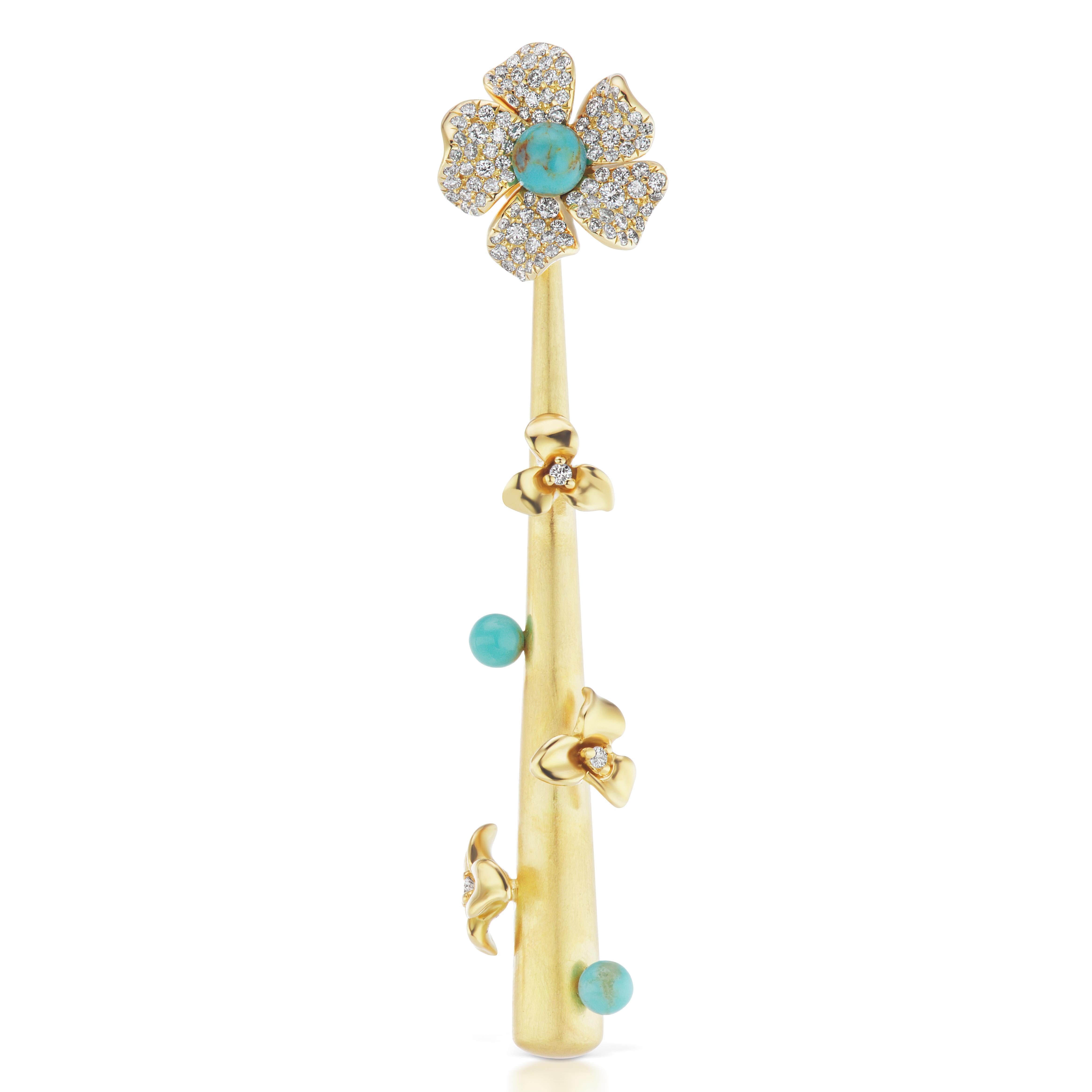 18 Karat Yellow Gold Drop Earrings with Diamond and Turquoise Accents In Excellent Condition For Sale In New York, NY