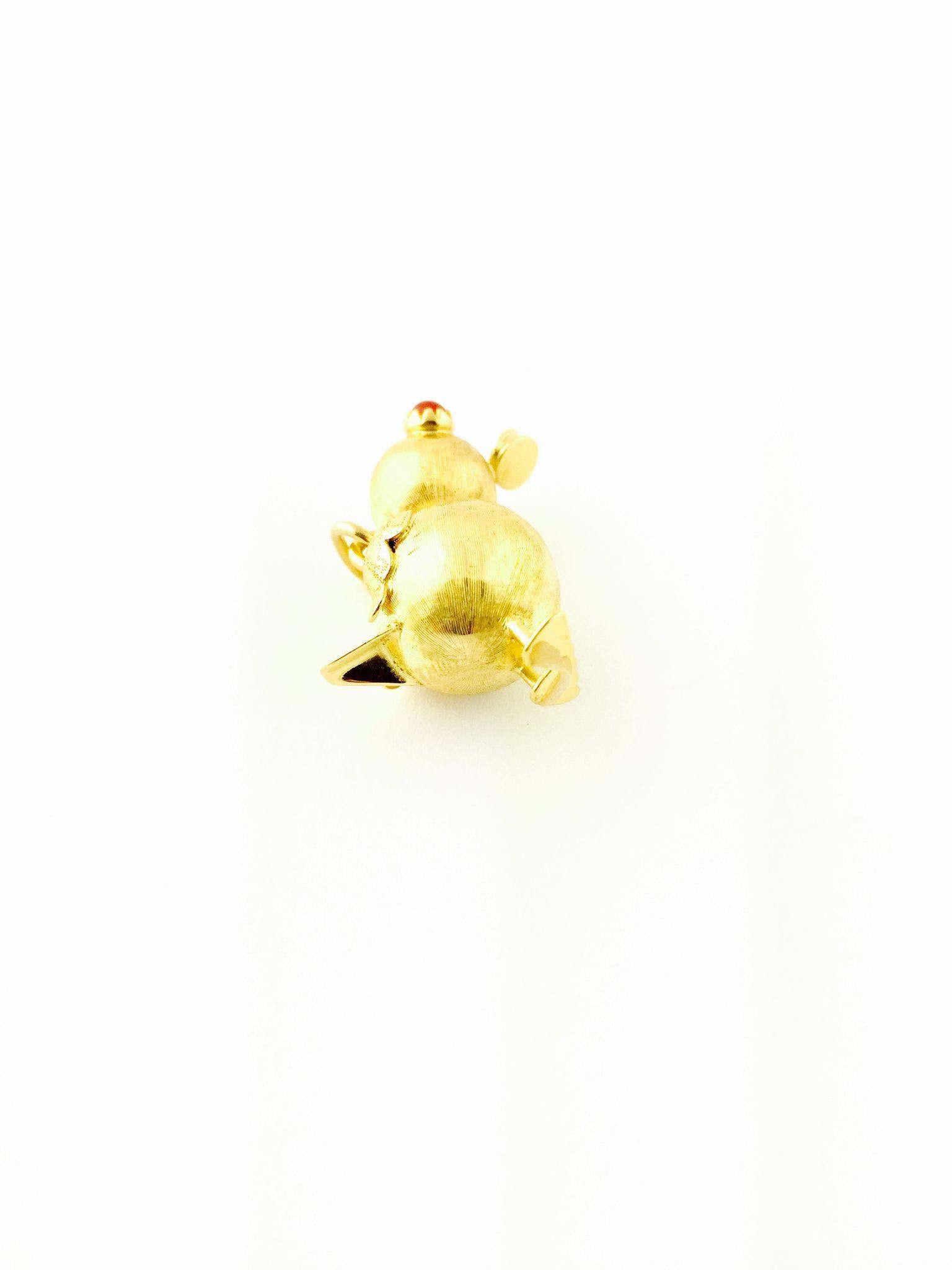 Vintage 18 Karat Yellow Gold Duck Charm

This adorable fellow is full of personality! This 3D charm is beautifully detailed and features genuine cabochon ruby eyes. 

Size: 25 mm x 25 mm (actual charm) 

Weight: 3.1 dwt. / 4.9 gr. 

Acid tested for