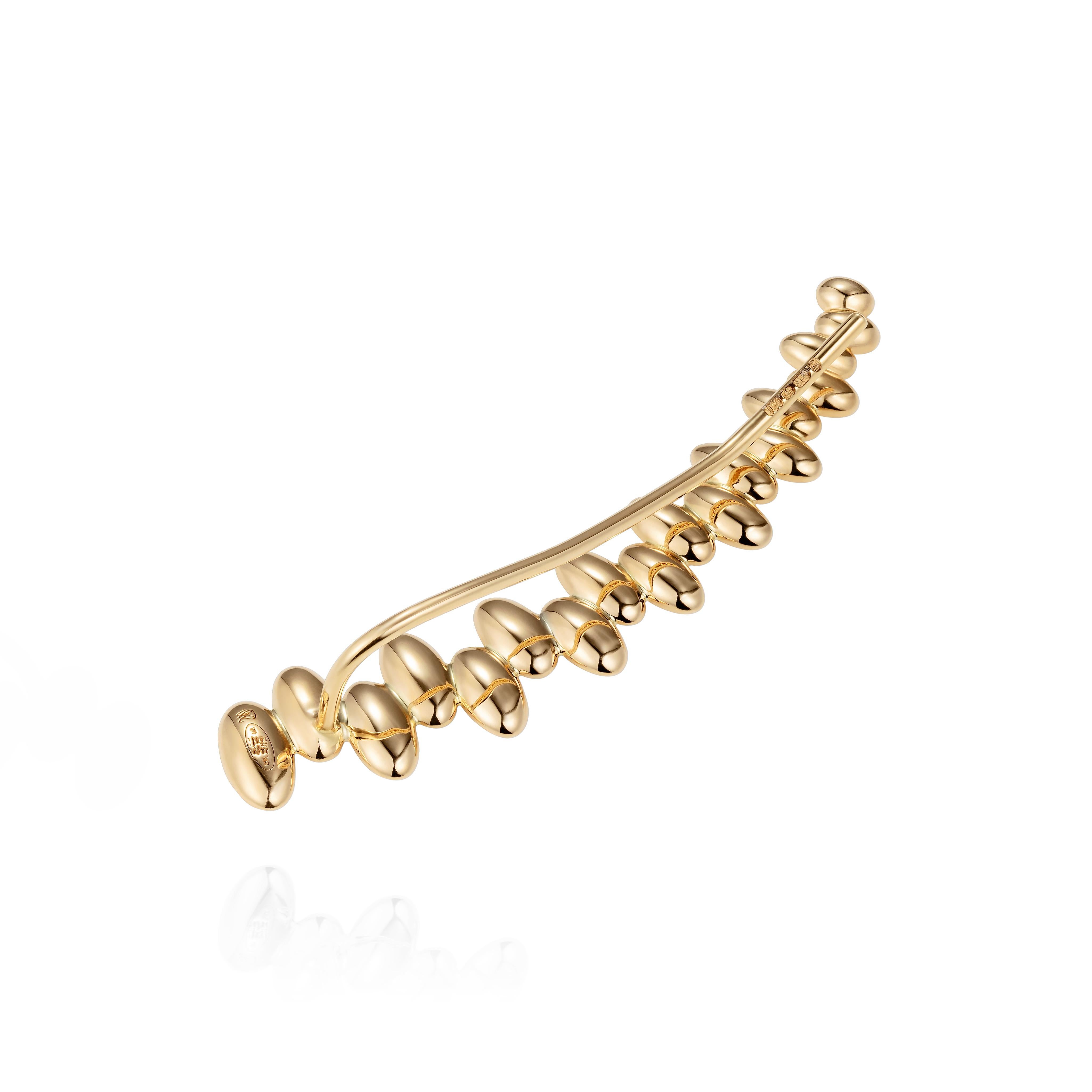 18 Karat Yellow Gold Ear Cuff Earring Set With Diamonds

This 18 karat yellow gold and diamond ear cuff is part of the Skinny collection. It is a statement piece and a must have accessory. The average gold weight 2.8 grams. Diamonds weight