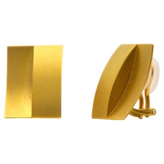 18 Karat Yellow Gold Ear Studs