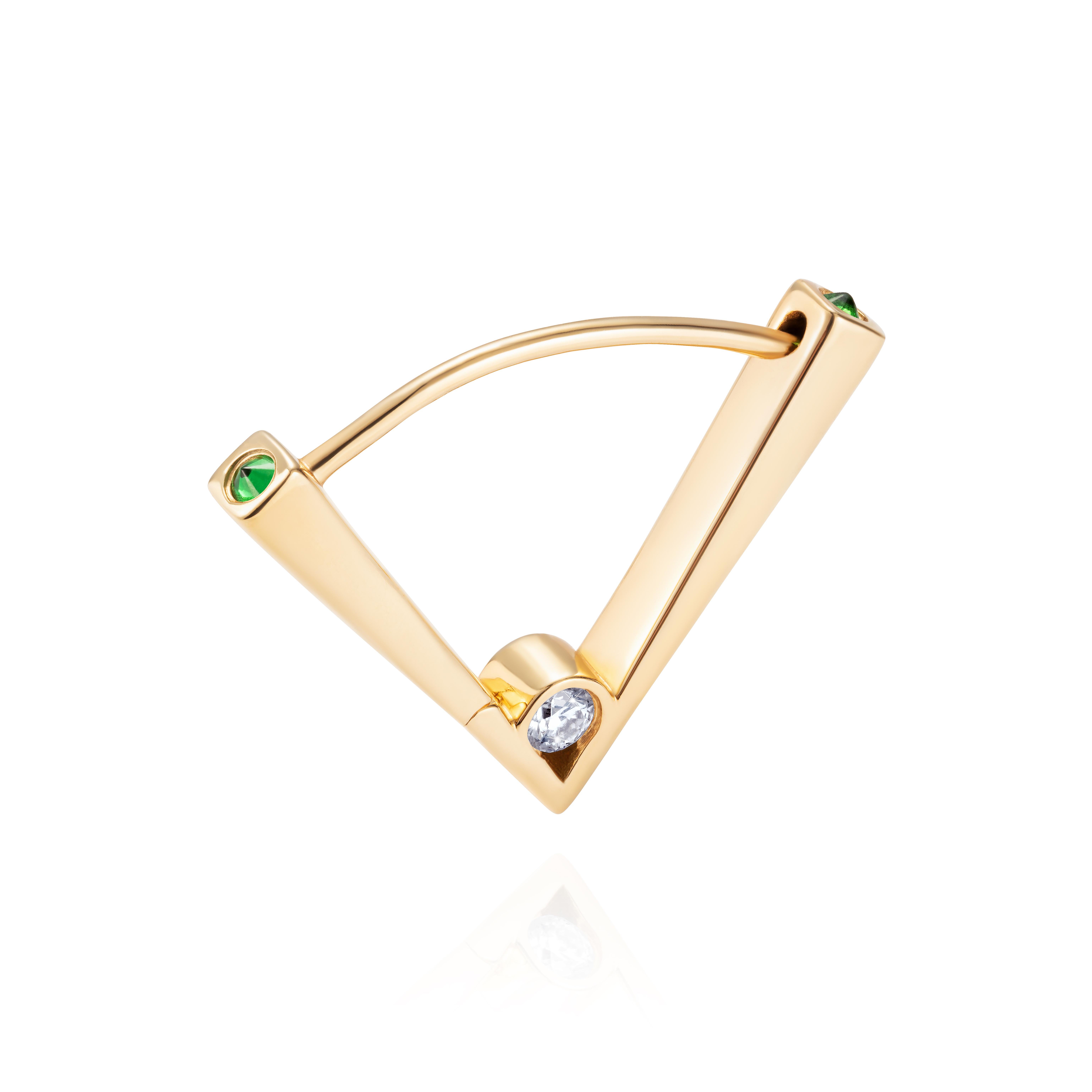 18 Karat Yellow Gold Earring Set With Diamond and Tsavorites

This yellow gold single earring can be mixed and matched with other styles from the Babylon collection. We recommend pairing it with a drop earring. 

The design of this extraordinary