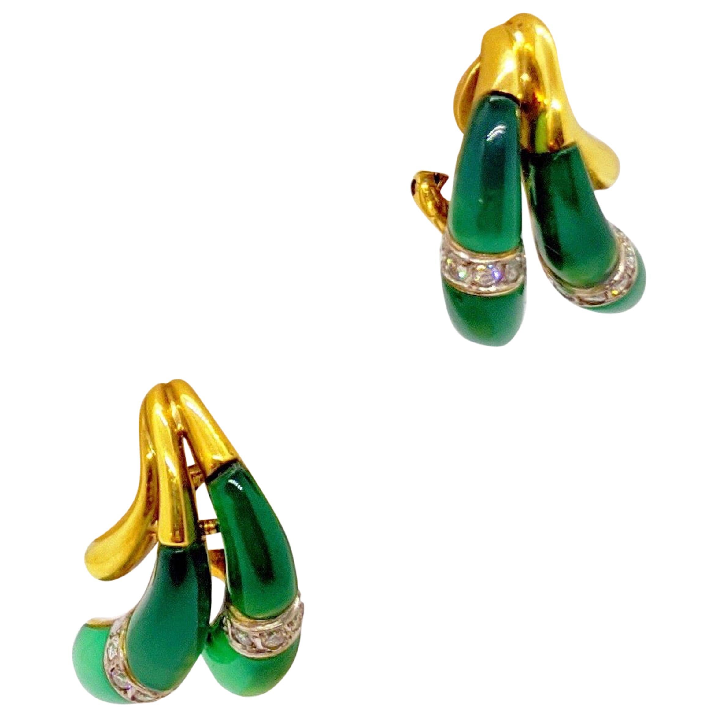 18 Karat Yellow Gold Earrings with Diamond and Chrysoprase