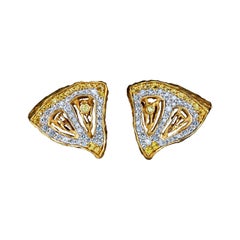 18 Karat Yellow Gold Earrings with Diamonds and Yellow Sapphires