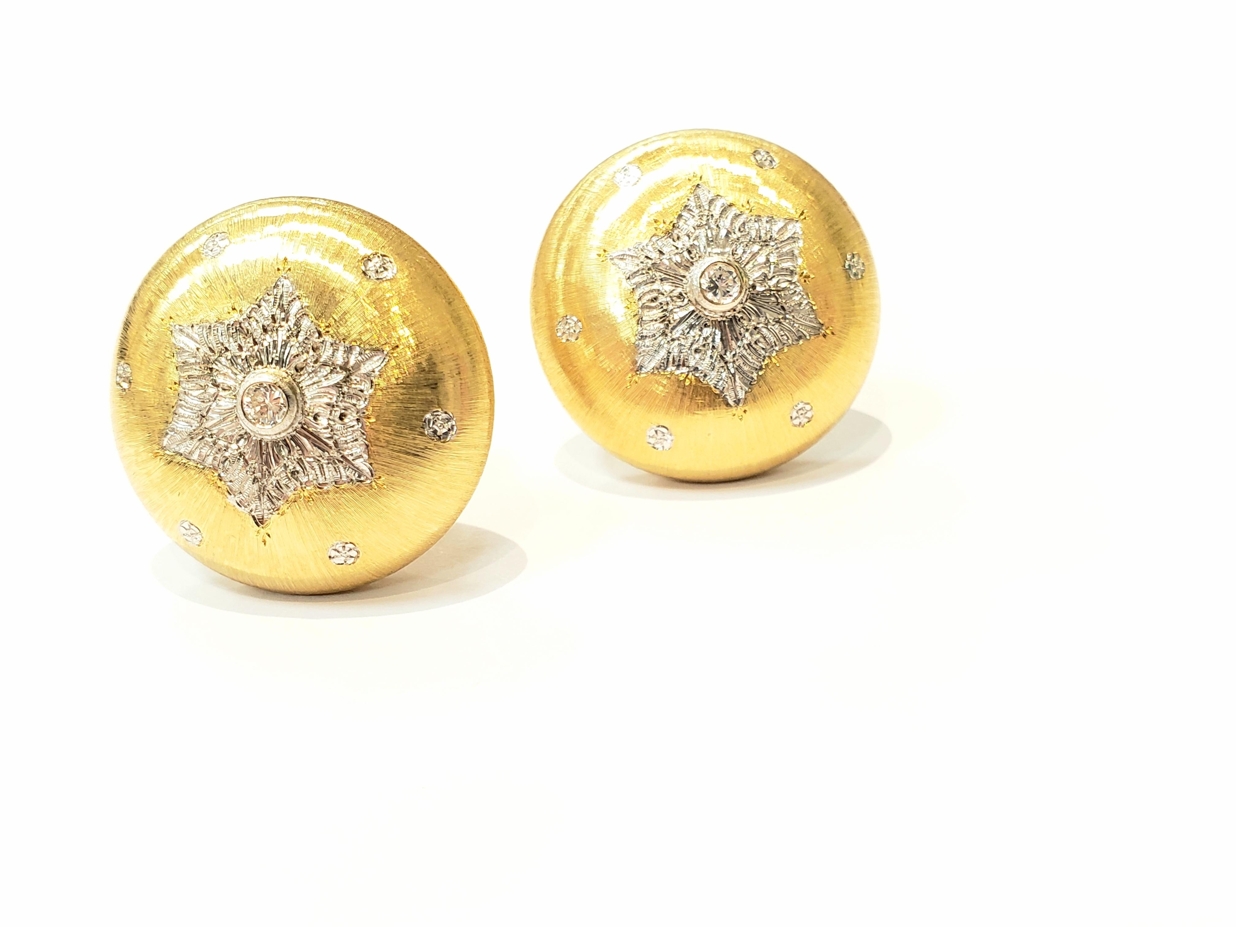 18 Karat Yellow Gold Earrings with Engraved Snowflake Design and Diamond Centers For Sale 1