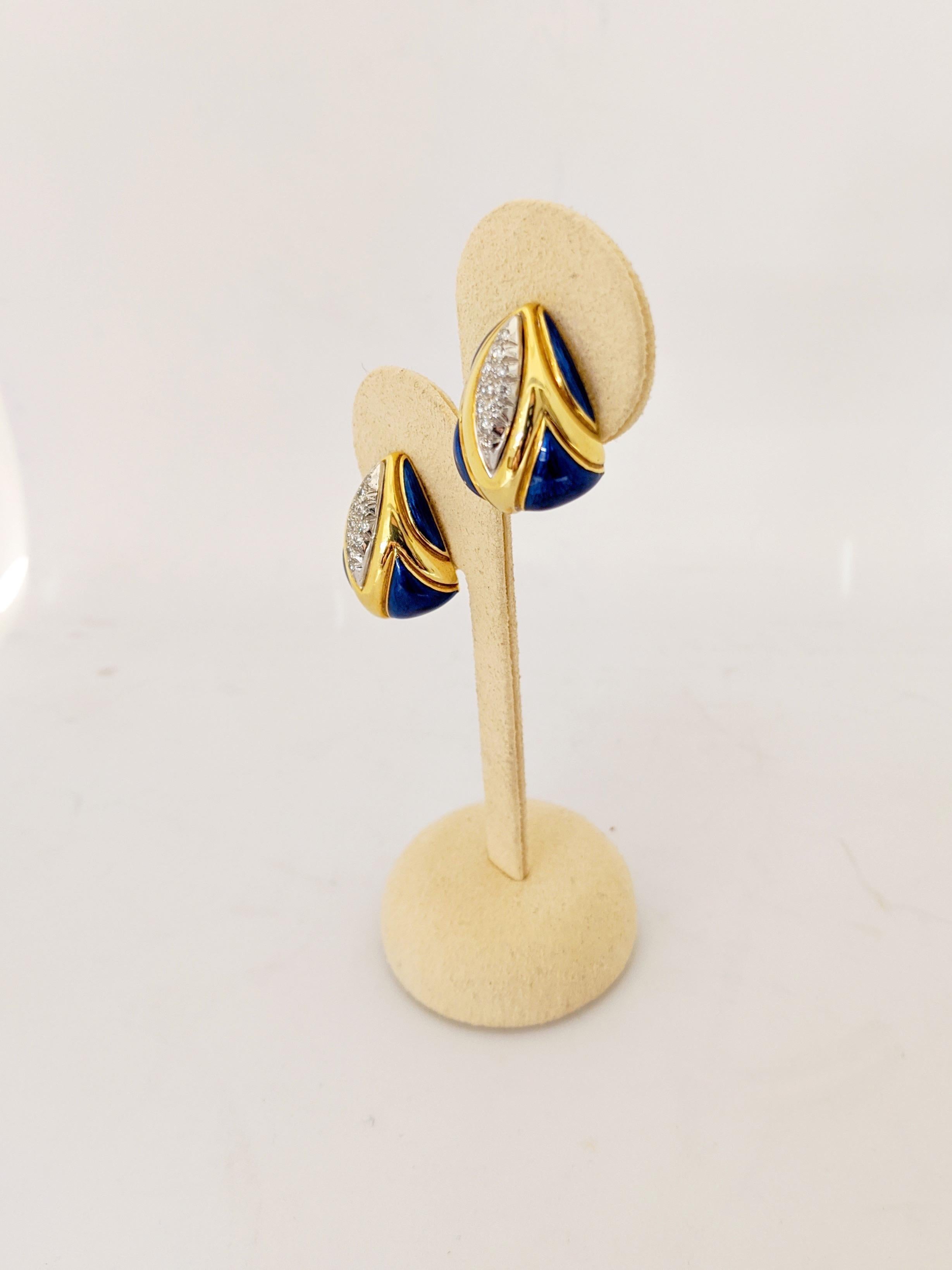 18 Karat Yellow Gold Earrings with Lapis and .45 Carat Diamonds In New Condition For Sale In New York, NY