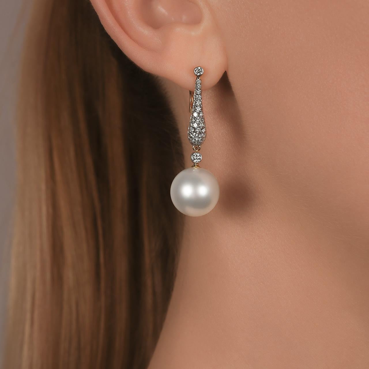 Contemporary 18 Karat Yellow Gold Earrings with White South Sea Pearl and 1.12 Carat Diamonds For Sale