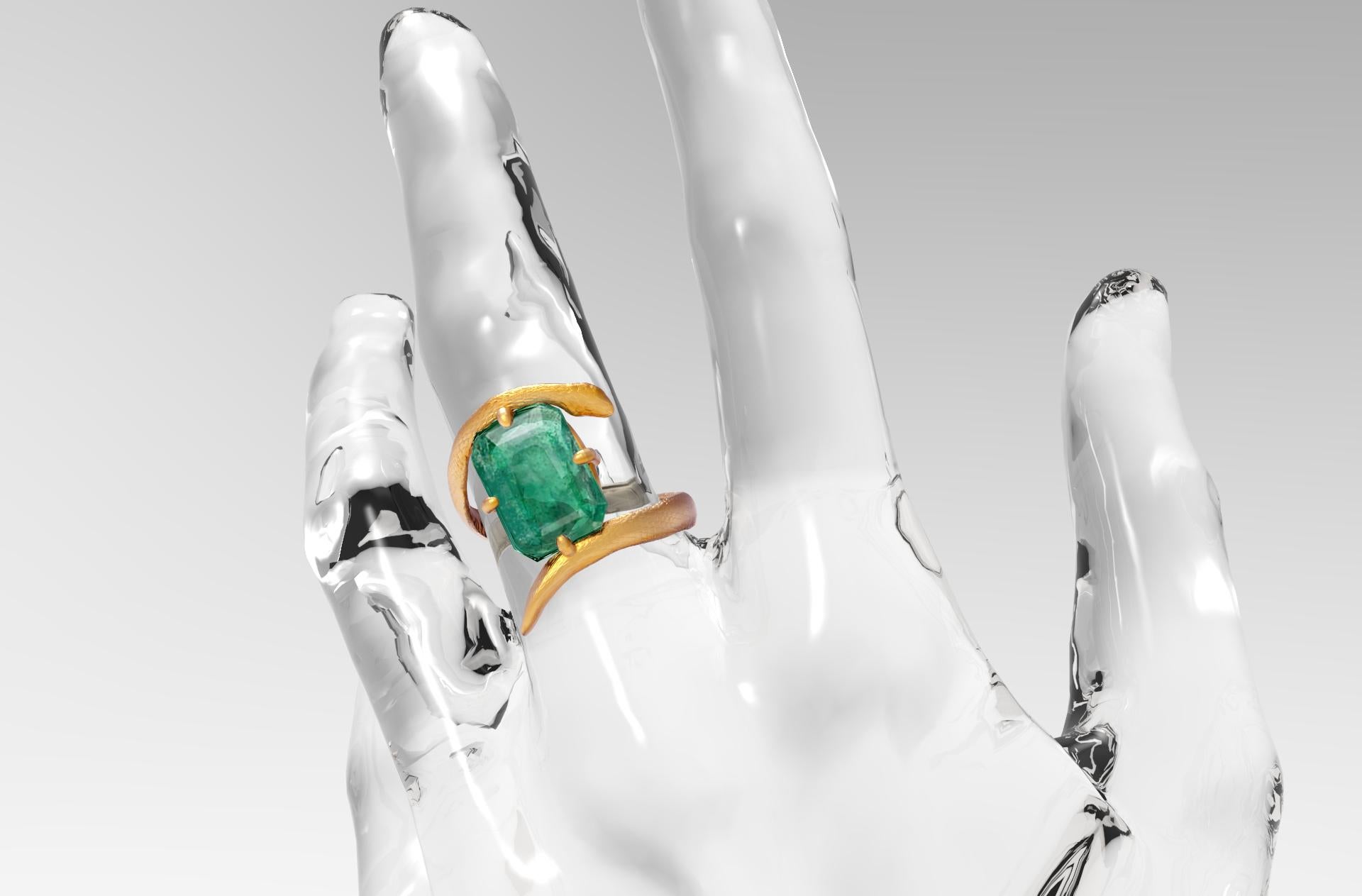 Yellow Gold Egyptian Revival Ring with Three Carats Natural Emerald In New Condition For Sale In Berlin, DE