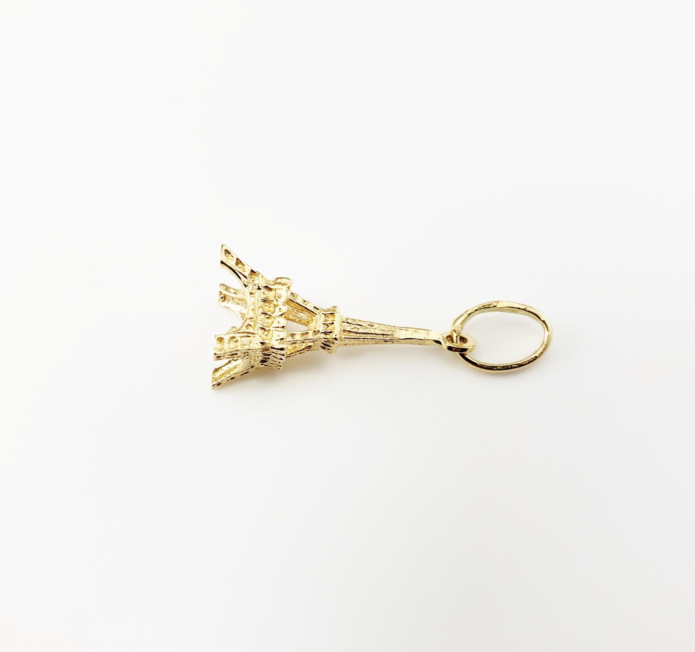 Vintage 18 Karat Yellow Gold Eiffel Tower Charm

The Eiffel Tower is one of the most enduring symbols of France!

This lovely 3D charm features the iconic Eiffel Tower meticulously detailed in 18K yellow gold.

Size: 21 mm x 9 mm (actual