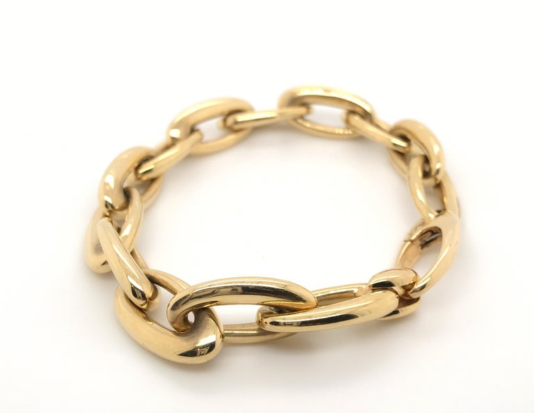 18 Karat Yellow Gold Elongated Curb Link Bracelet at 1stDibs