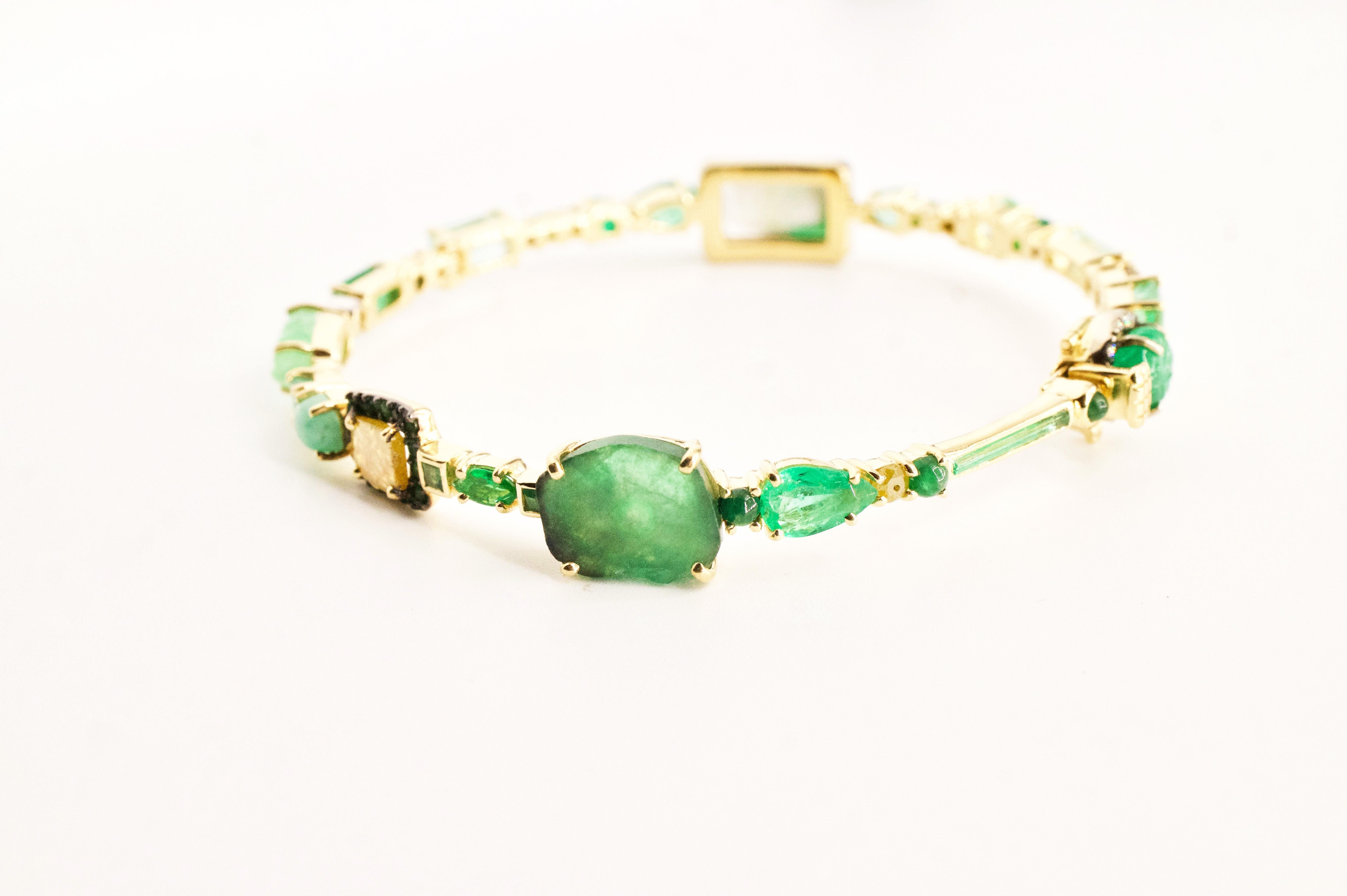 18 Karat Yellow Gold Emerald and Diamond Baby Bangle Bracelet In New Condition In Great Neck, NY