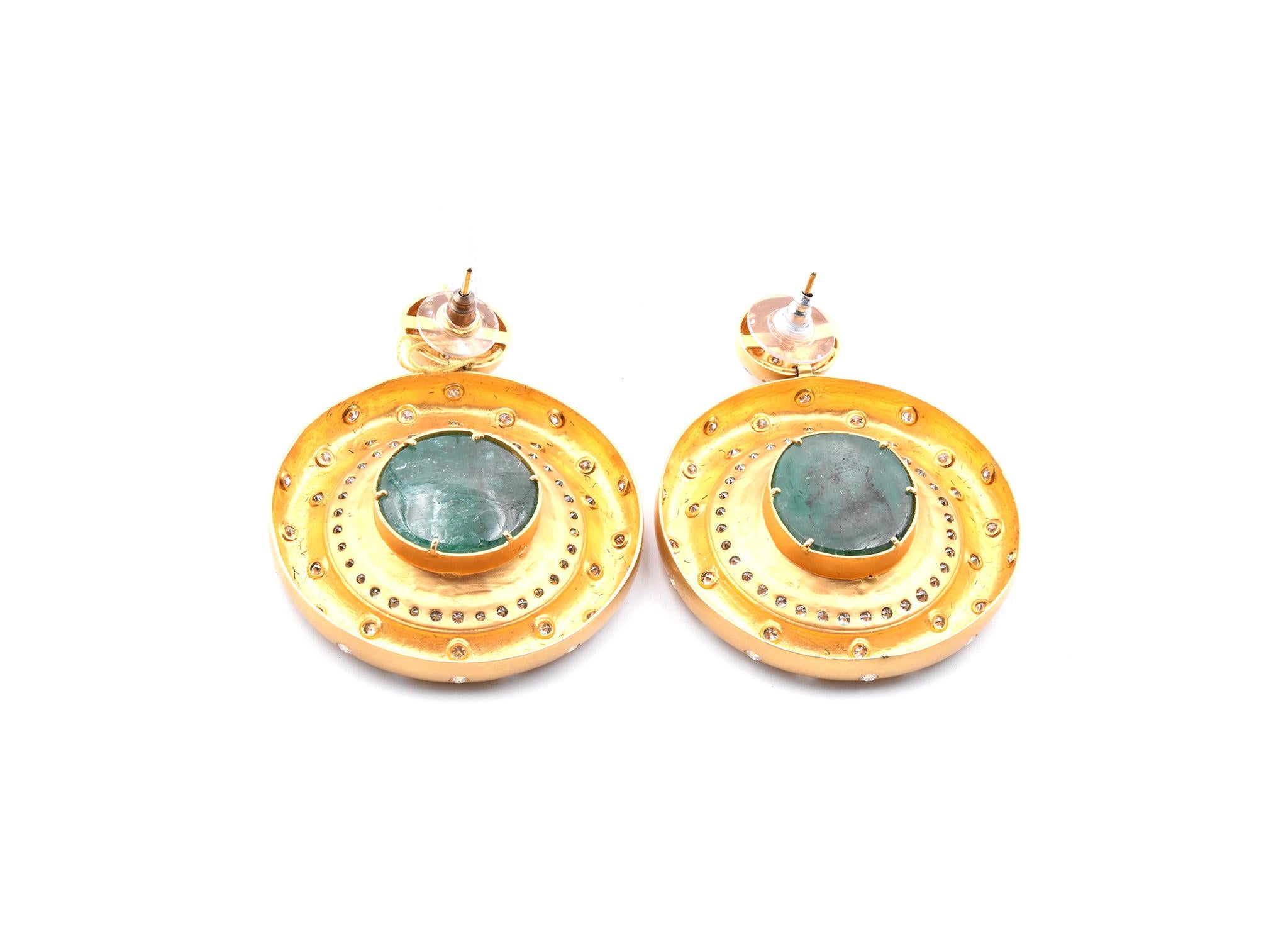 18 Karat Yellow Gold Emerald and Diamond Circle Drop Earrings In Excellent Condition For Sale In Scottsdale, AZ