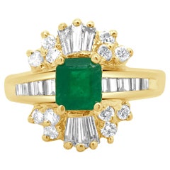 Bague cocktail en or jaune 18 carats avec émeraudes et diamants