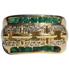 18 Karat Yellow Gold Emerald and Diamond Fashion Ring
