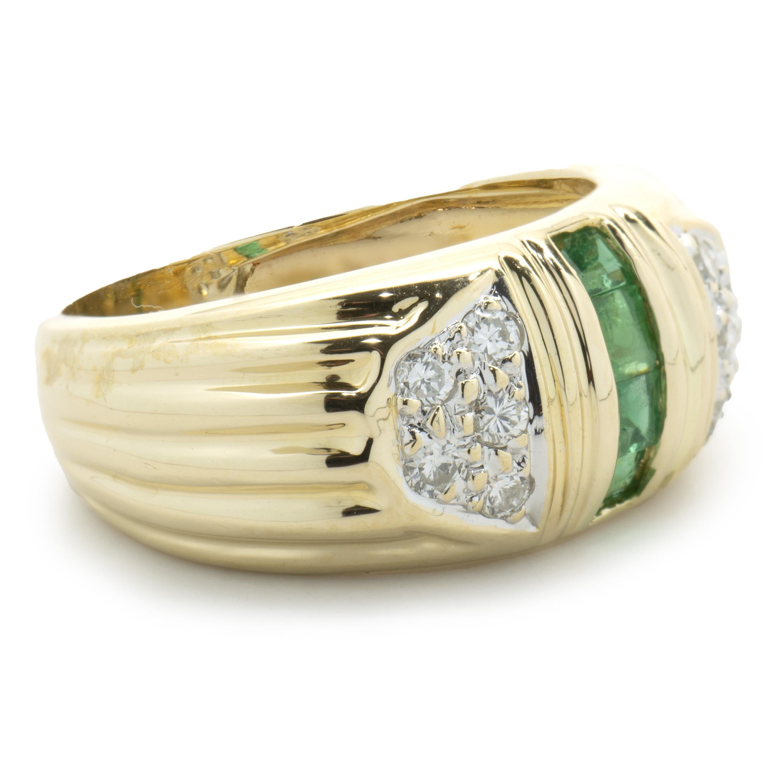 18 Karat Yellow Gold Emerald and Diamond Ribbed Ring In Excellent Condition For Sale In Scottsdale, AZ