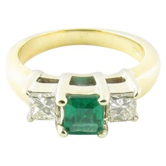 18 Karat Yellow Gold Natural Emerald and Diamond Ring