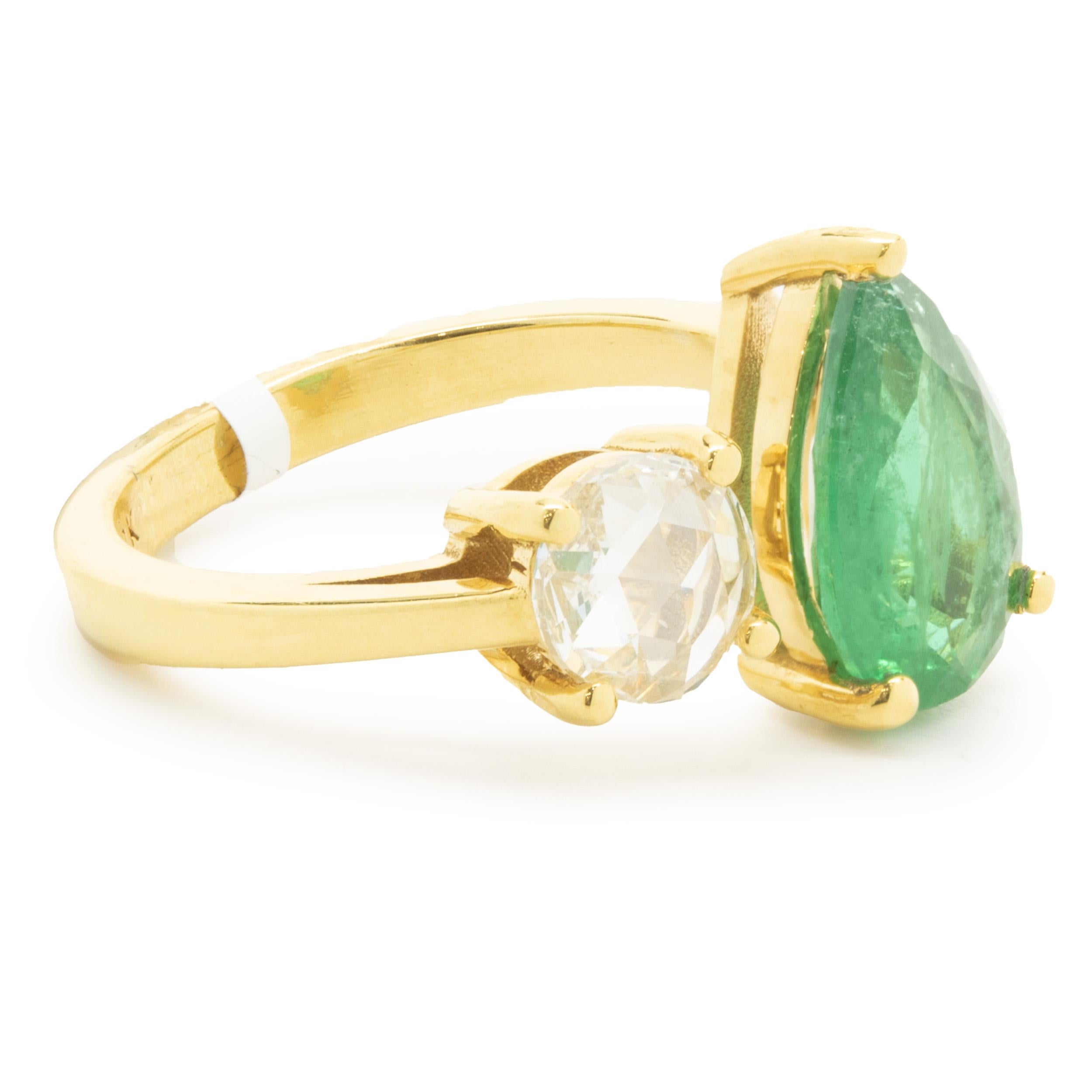Pear Cut 18 Karat Yellow Gold Emerald and Rose Cut Diamond Dual Ring For Sale