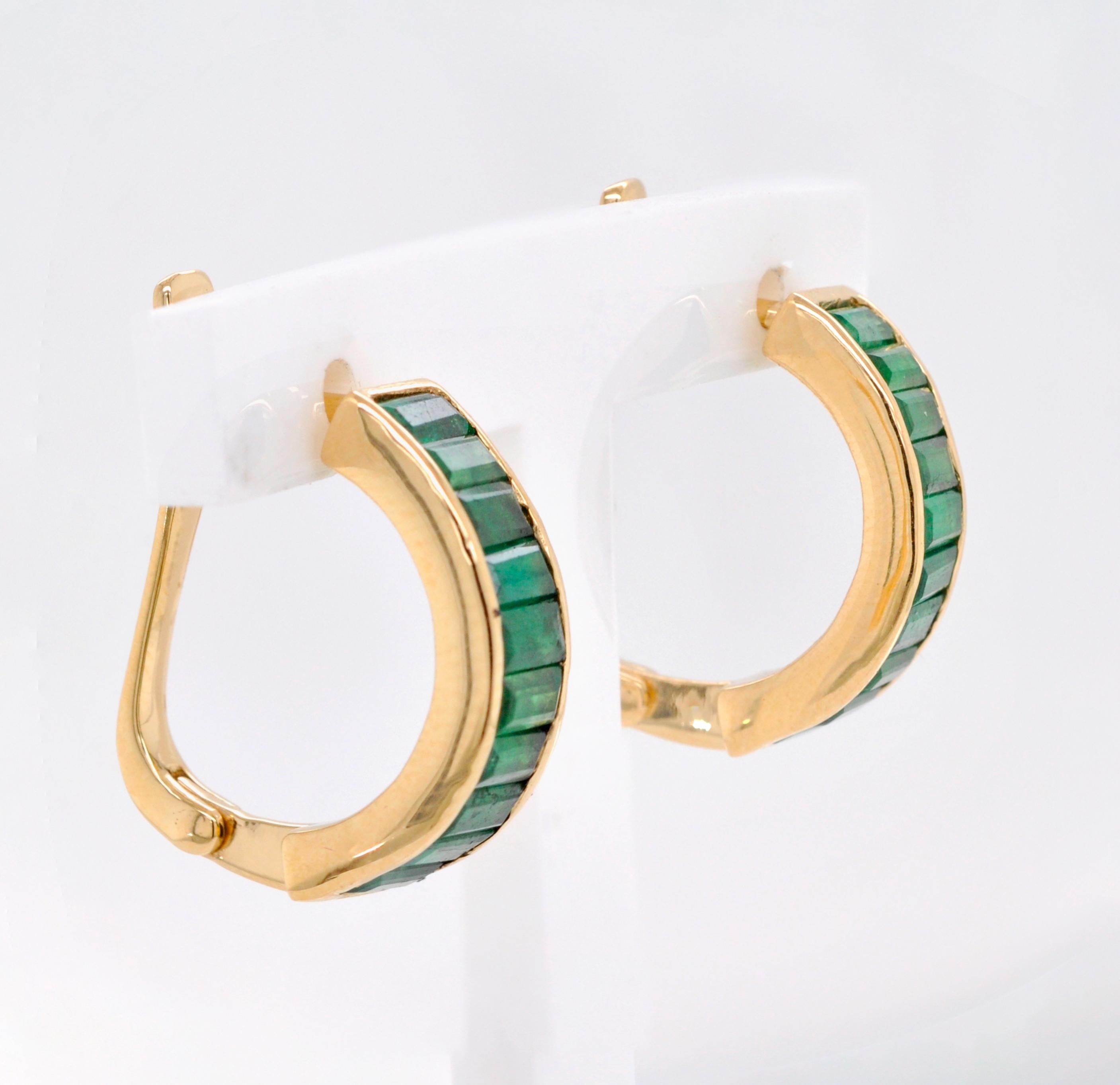 18 Karat Yellow Gold Emerald Baguette Cut Half-Hoop Earrings For Sale 2
