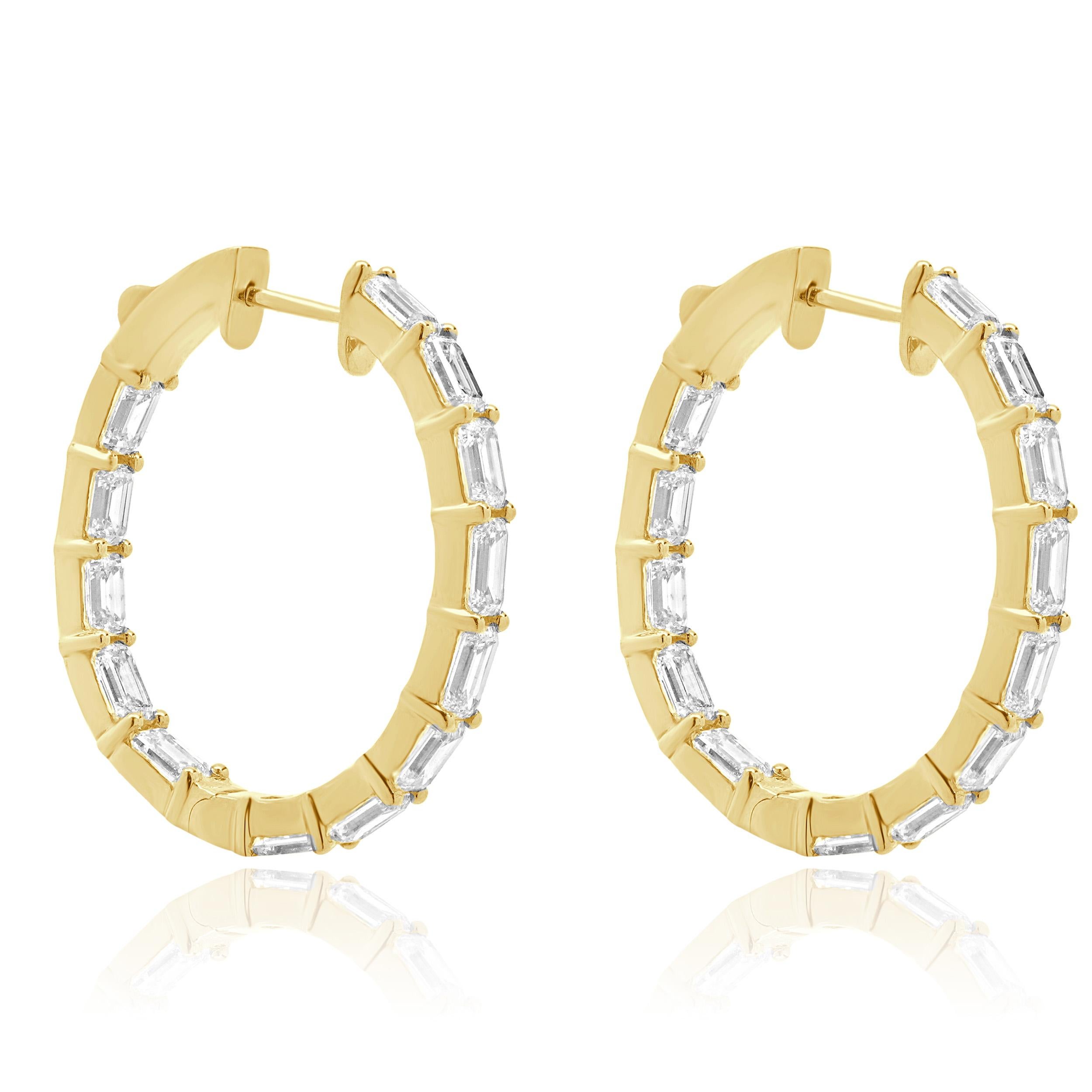 Créoles en or jaune 18 carats avec diamants taille émeraude à l'intérieur et extérieur Excellent état - En vente à Scottsdale, AZ