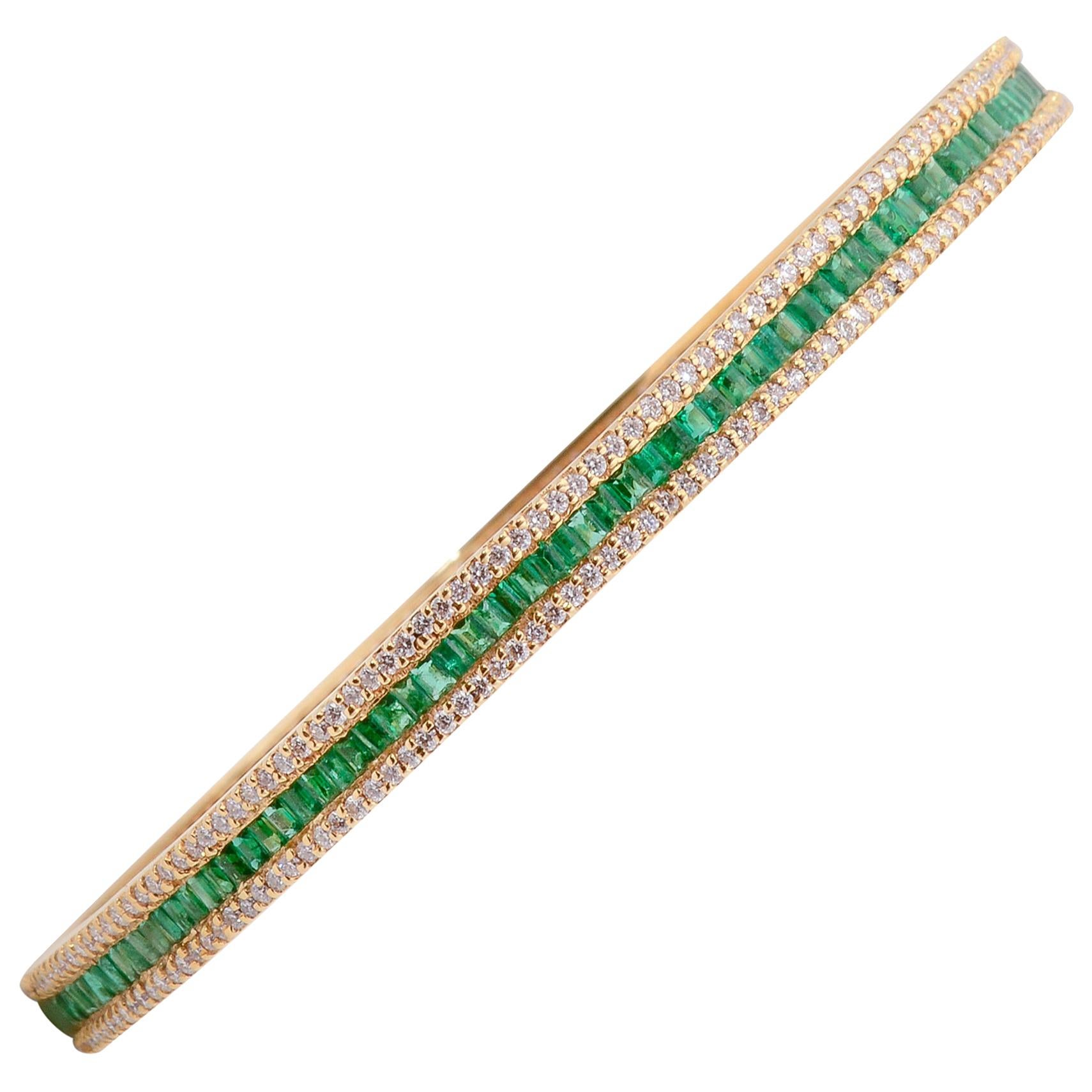 18 Karat Yellow Gold Emerald Diamond Bangle Bracelet