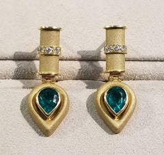 18 Karat Yellow Gold Emerald Earrings