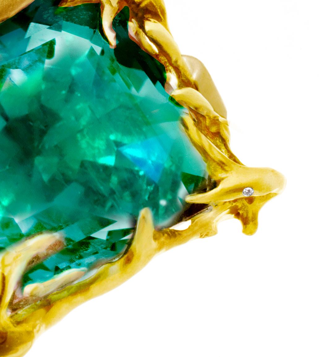 Eighteen Karat Yellow Gold Emerald Ring by Artist For Sale 2
