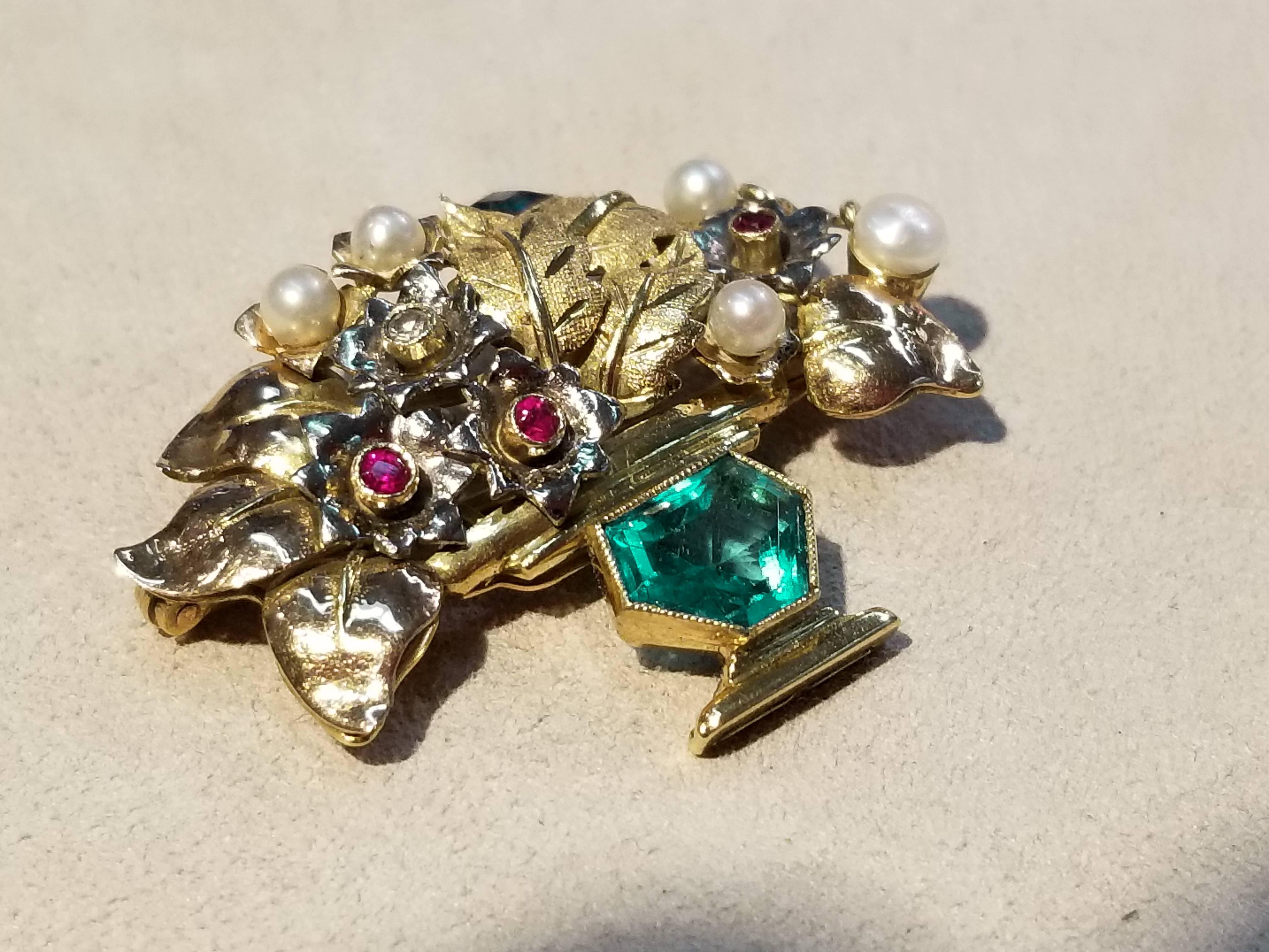 18 Karat Yellow Gold Emerald, Sapphire, Diamond and Pearl Brooch For Sale 1