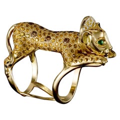 18 Karat Yellow Gold Emeralds Diamonds Cognac Brilliant Pave Cocktail Ring Lion