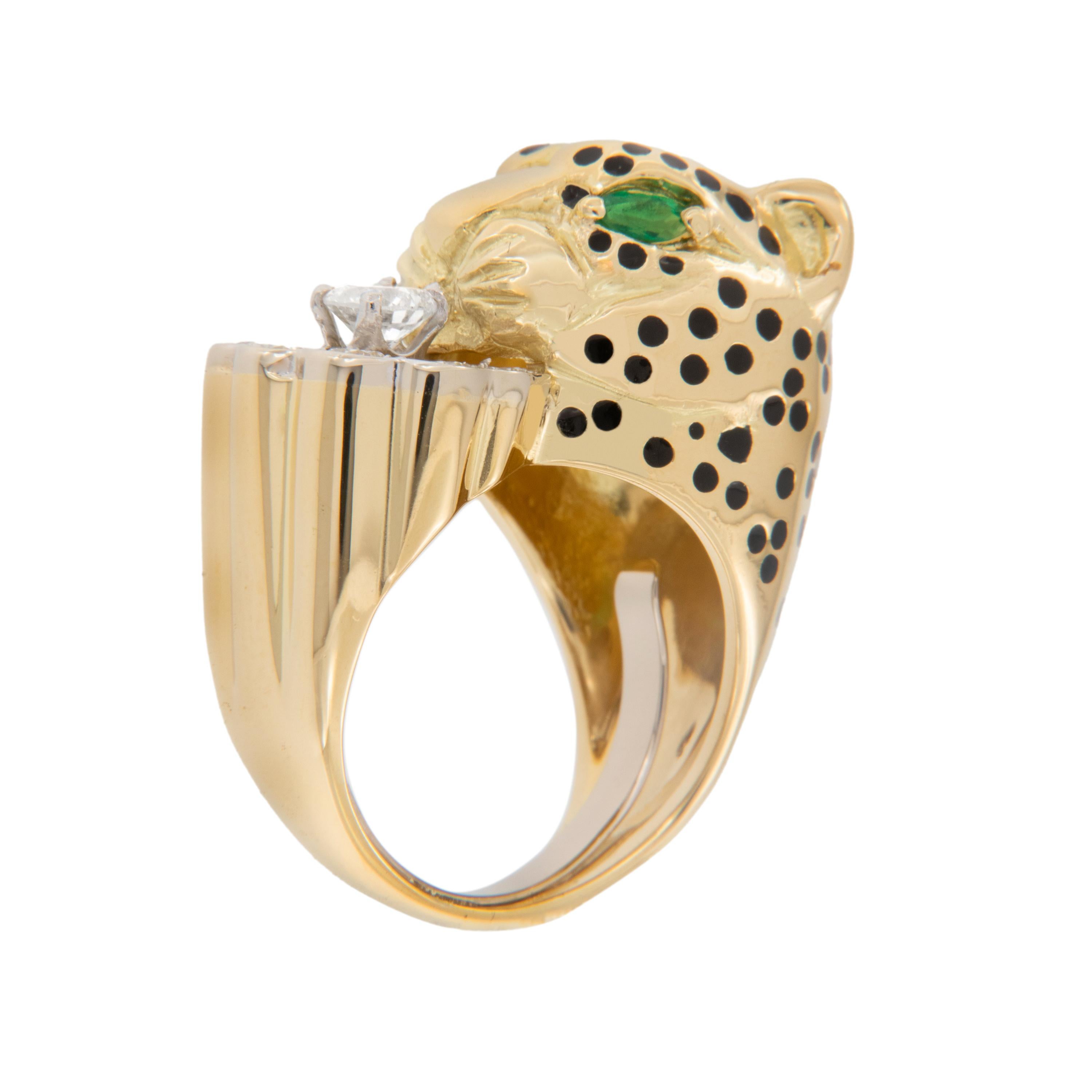 Contemporary 18 Karat Yellow Gold Emis Beros 0.85 Cttw Diamond and Emerald Panther Ring For Sale